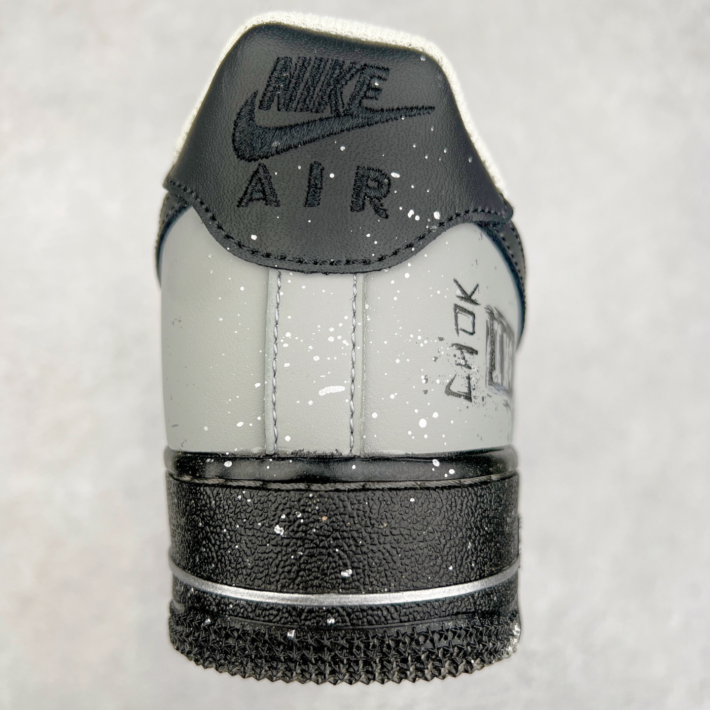 图片[8]-NK Air Force 1´07 Low 空军一号低帮百搭休闲运动板鞋 XV7981-476 柔软、弹性十足的缓震性能和出色的中底设计 横跨复古与现代的外型结合 造就出风靡全球 三十多年的Force 1 直到今天还深受青睐 实拍调校N版已经零色差零失真 百分百还原实物色彩所见即所得 不存在货不对板色差等低级问题 选购参考实物拍摄 不混卖不参货 只用心做好货严格选品 承诺混一赔十 尺码：36 36.5 37.5 38 38.5 39 40 40.5 41 42 42.5 43 44 44.5 45-选品中心