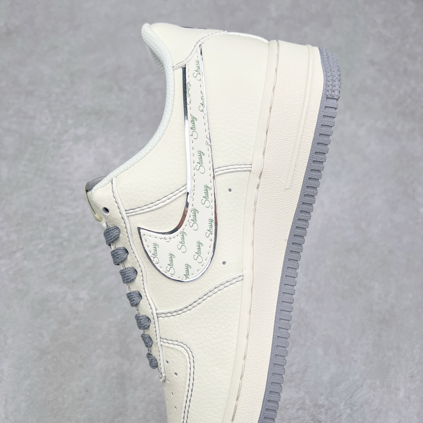 图片[7]-NK Air Force 1´07 Low 空军一号低帮百搭休闲运动板鞋 HH7518-041 柔软、弹性十足的缓震性能和出色的中底设计 横跨复古与现代的外型结合 造就出风靡全球 三十多年的Force 1 直到今天还深受青睐 实拍调校N版已经零色差零失真 百分百还原实物色彩所见即所得 不存在货不对板色差等低级问题 选购参考实物拍摄 不混卖不参货 只用心做好货严格选品 承诺混一赔十 尺码：36 36.5 37.5 38 38.5 39 40 40.5 41 42 42.5 43 44 44.5 45-选品中心