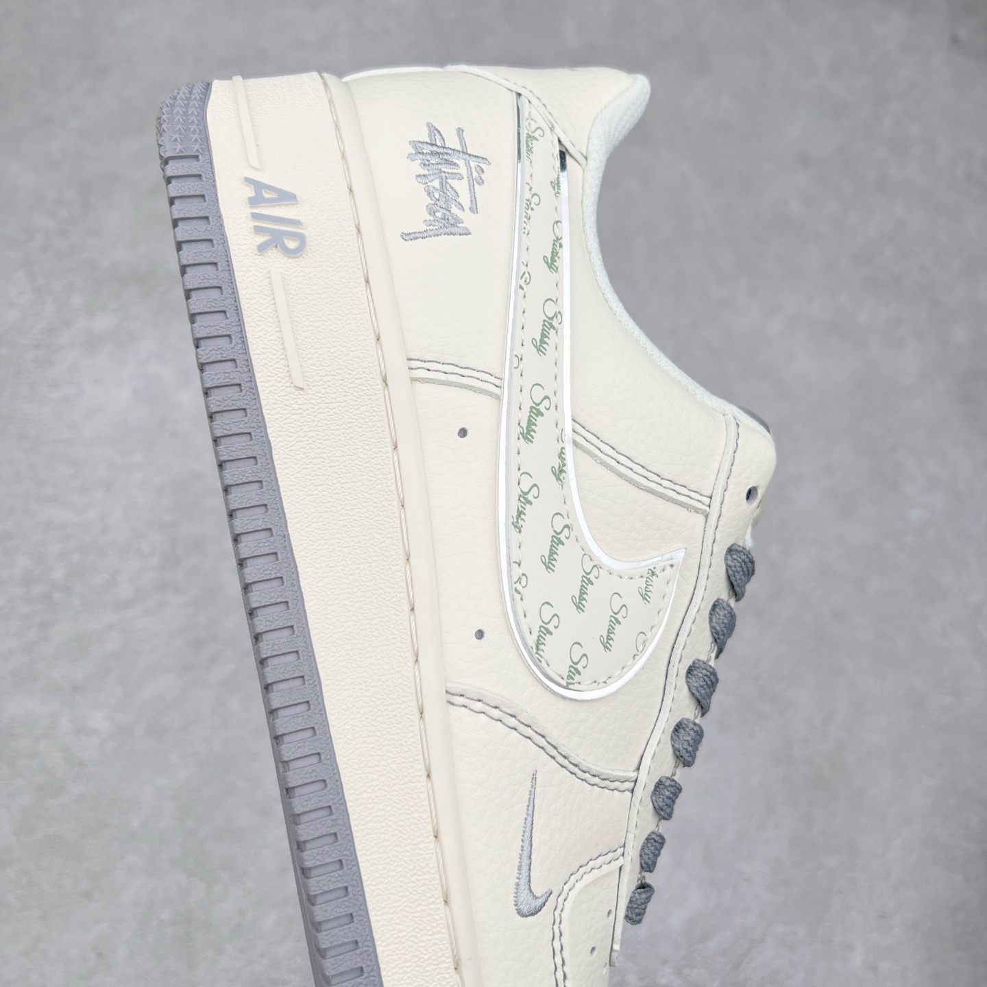 图片[6]-NK Air Force 1´07 Low 空军一号低帮百搭休闲运动板鞋 HH7518-041 柔软、弹性十足的缓震性能和出色的中底设计 横跨复古与现代的外型结合 造就出风靡全球 三十多年的Force 1 直到今天还深受青睐 实拍调校N版已经零色差零失真 百分百还原实物色彩所见即所得 不存在货不对板色差等低级问题 选购参考实物拍摄 不混卖不参货 只用心做好货严格选品 承诺混一赔十 尺码：36 36.5 37.5 38 38.5 39 40 40.5 41 42 42.5 43 44 44.5 45-选品中心