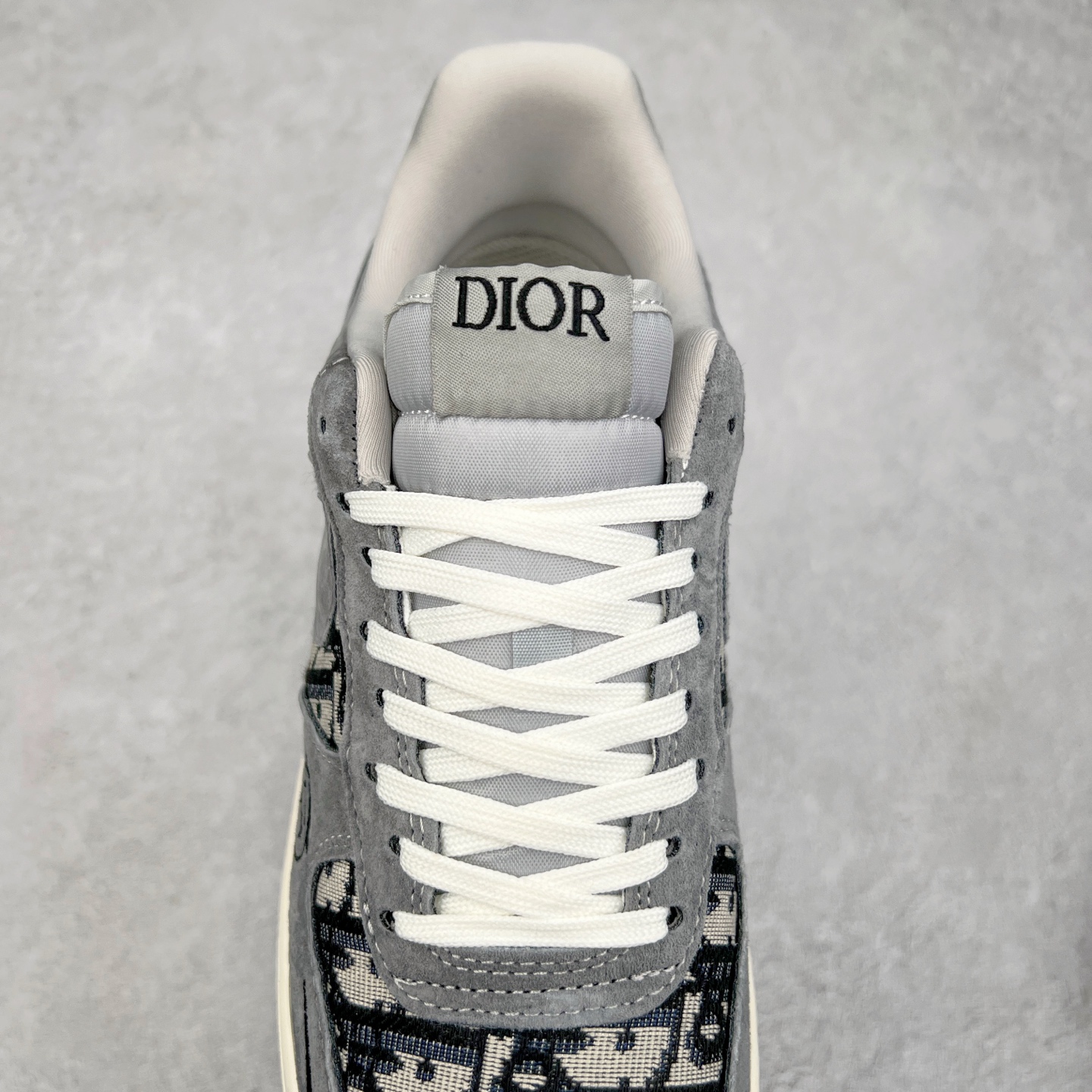 图片[5]-NK Air Force 1´07 Low 空军一号低帮百搭休闲运动板鞋 KK1988-056 柔软、弹性十足的缓震性能和出色的中底设计 横跨复古与现代的外型结合 造就出风靡全球 三十多年的Force 1 直到今天还深受青睐 实拍调校N版已经零色差零失真 百分百还原实物色彩所见即所得 不存在货不对板色差等低级问题 选购参考实物拍摄 不混卖不参货 只用心做好货严格选品 承诺混一赔十 尺码：36 36.5 37.5 38 38.5 39 40 40.5 41 42 42.5 43 44 44.5 45-选品中心