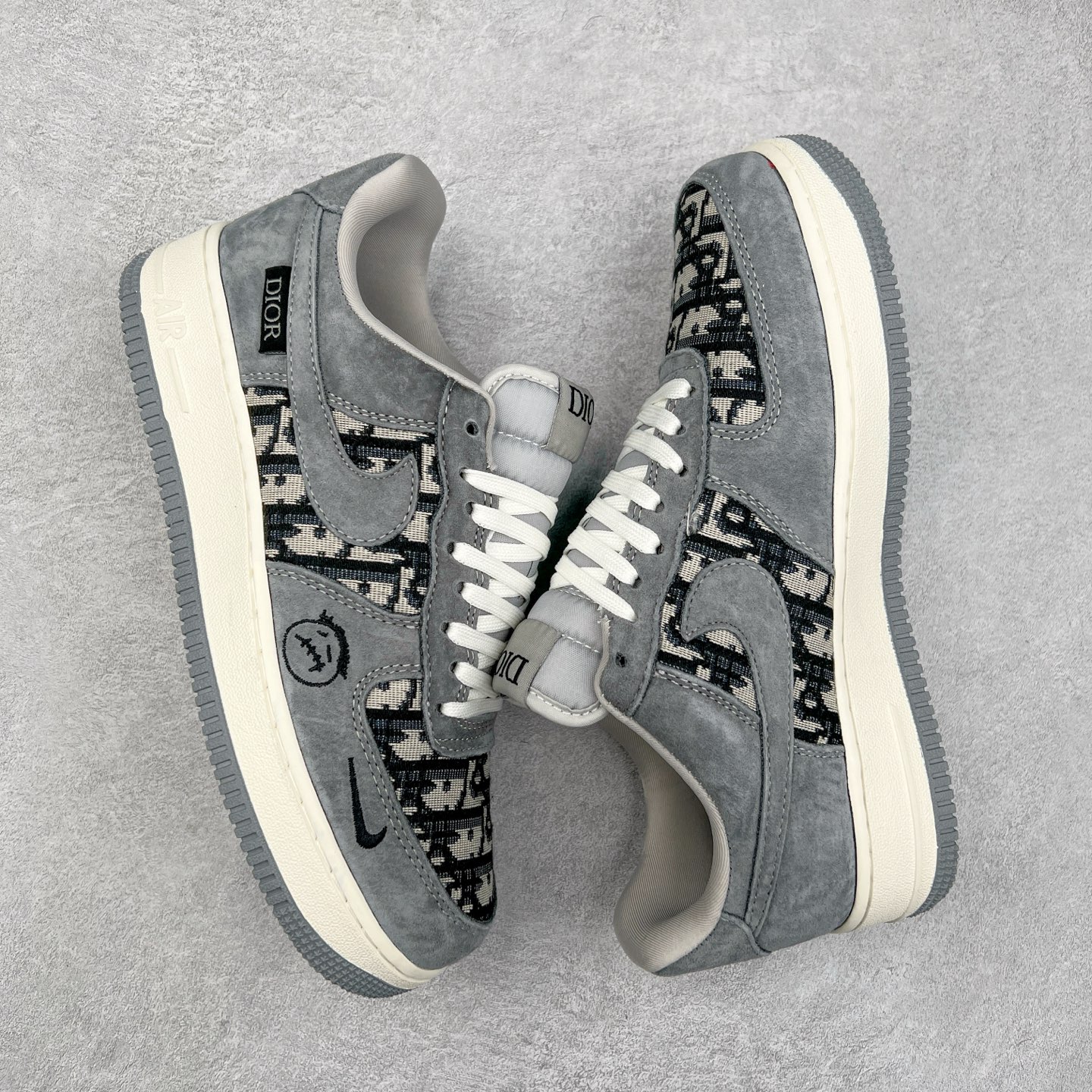 图片[3]-NK Air Force 1´07 Low 空军一号低帮百搭休闲运动板鞋 KK1988-056 柔软、弹性十足的缓震性能和出色的中底设计 横跨复古与现代的外型结合 造就出风靡全球 三十多年的Force 1 直到今天还深受青睐 实拍调校N版已经零色差零失真 百分百还原实物色彩所见即所得 不存在货不对板色差等低级问题 选购参考实物拍摄 不混卖不参货 只用心做好货严格选品 承诺混一赔十 尺码：36 36.5 37.5 38 38.5 39 40 40.5 41 42 42.5 43 44 44.5 45-选品中心