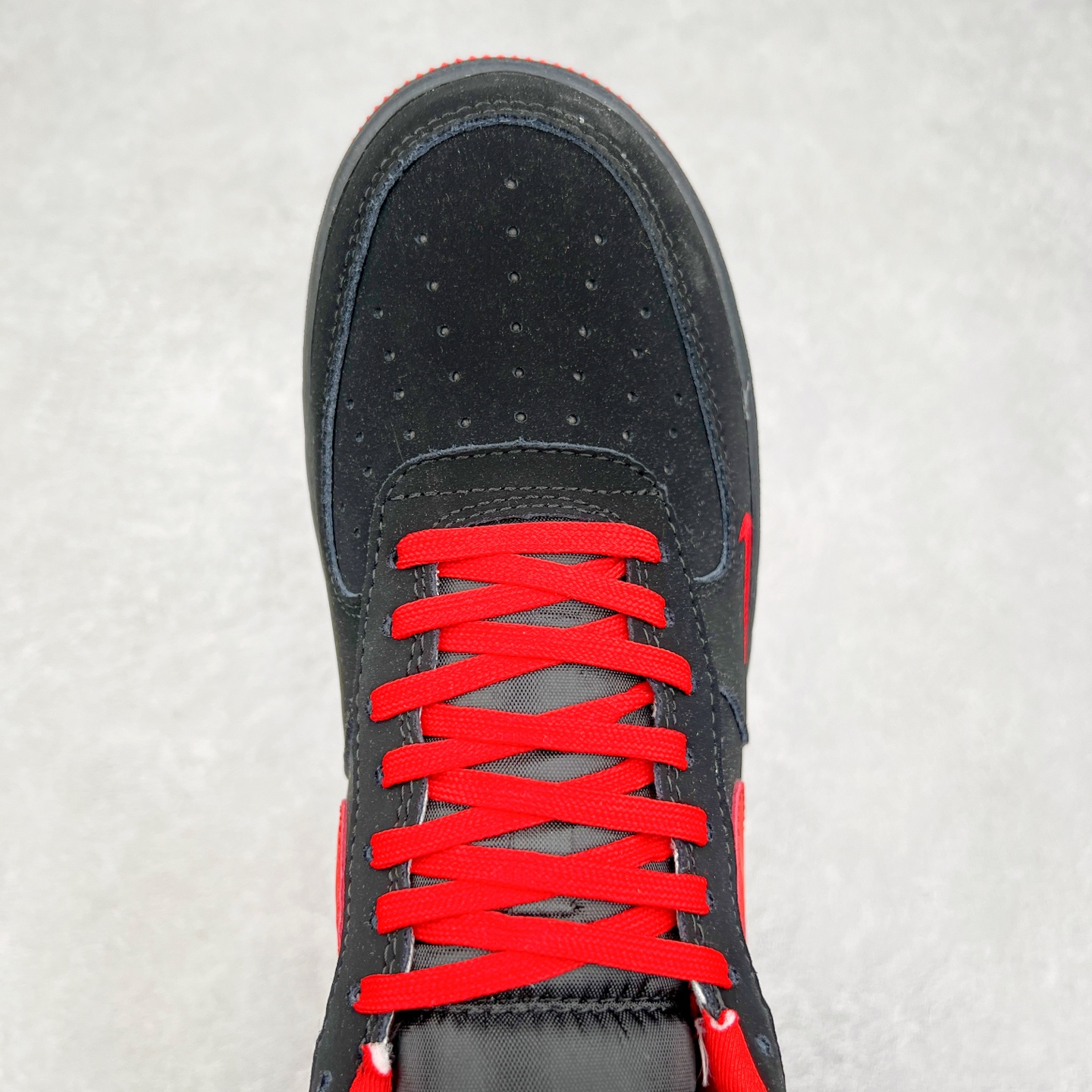 图片[4]-NK Air Force 1´07 Low 空军一号低帮百搭休闲运动板鞋 DF0188-044 柔软、弹性十足的缓震性能和出色的中底设计 横跨复古与现代的外型结合 造就出风靡全球 三十多年的Force 1 直到今天还深受青睐 实拍调校N版已经零色差零失真 百分百还原实物色彩所见即所得 不存在货不对板色差等低级问题 选购参考实物拍摄 不混卖不参货 只用心做好货严格选品 承诺混一赔十 尺码：36 36.5 37.5 38 38.5 39 40 40.5 41 42 42.5 43 44 44.5 45-选品中心