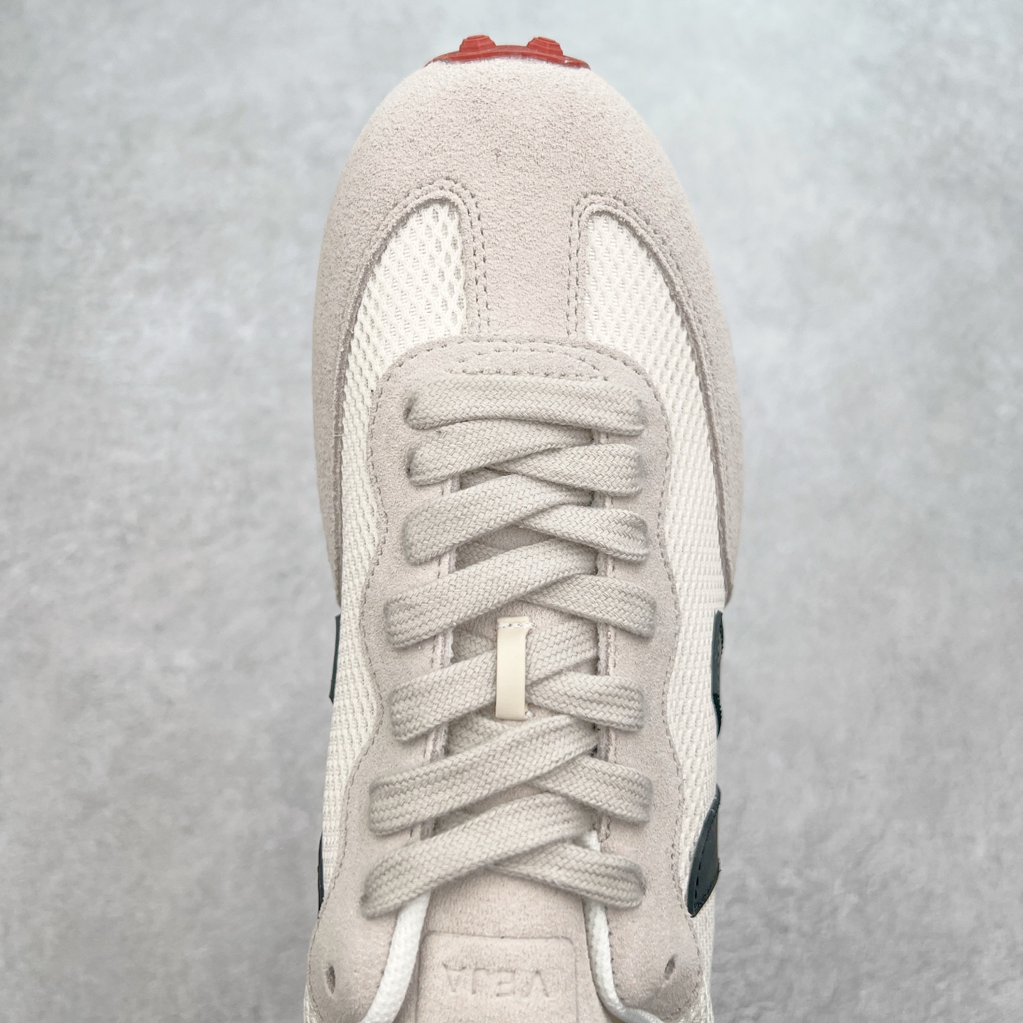 图片[4]-Veja Leather Extra Sneakers 法国国民V字经典运动板鞋#Ins爆款 街拍频繁上镜 春季入夏简约百搭款 全头层进口牛皮 舒适面革内里 广东厂 高端主打色系全网热销中 所售渠道大致由代购渠道 尺码：36 37 38 39 40 41 42 43 44 45-选品中心