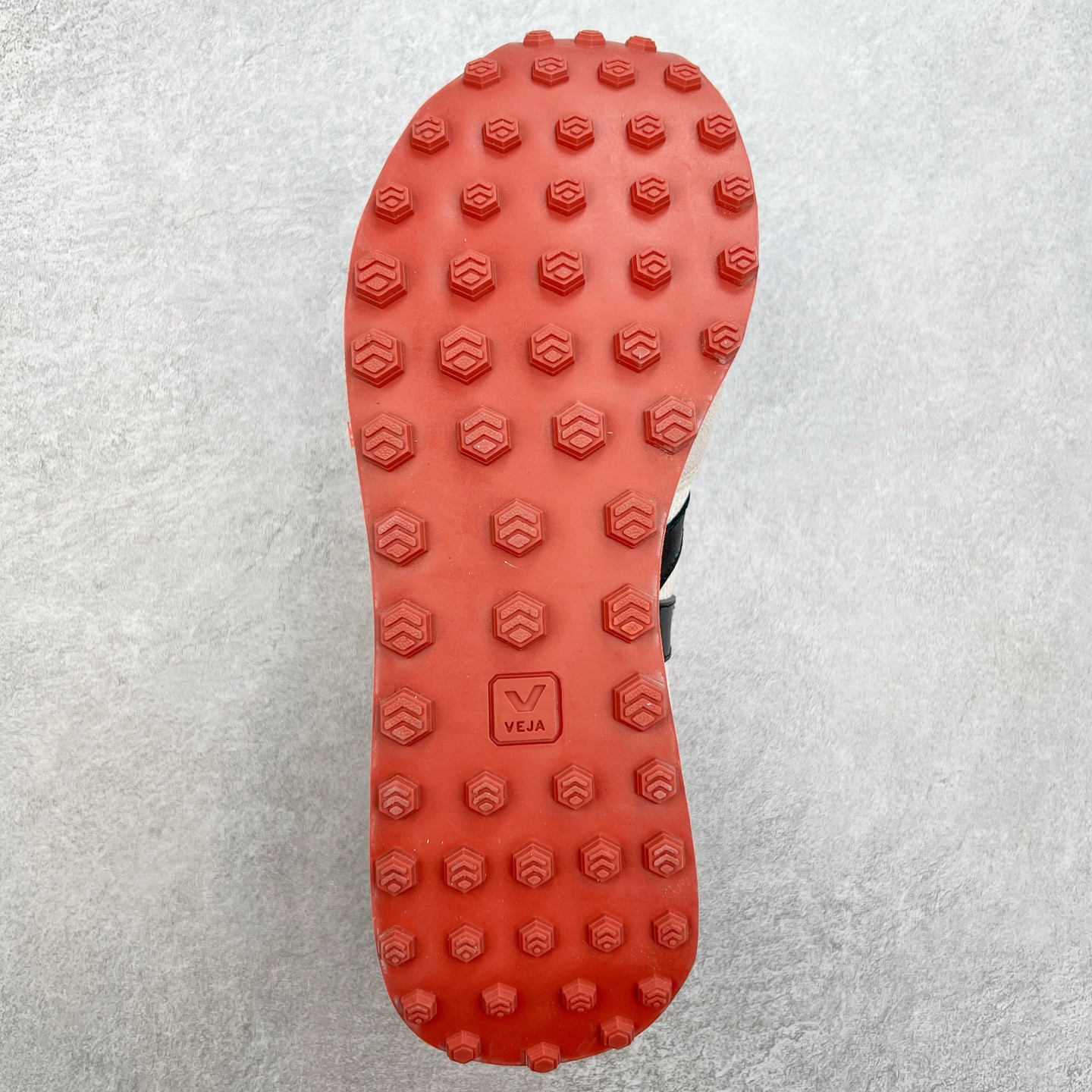 图片[9]-Veja Leather Extra Sneakers 法国国民V字经典运动板鞋#Ins爆款 街拍频繁上镜 春季入夏简约百搭款 全头层进口牛皮 舒适面革内里 广东厂 高端主打色系全网热销中 所售渠道大致由代购渠道 尺码：36 37 38 39 40 41 42 43 44 45-选品中心