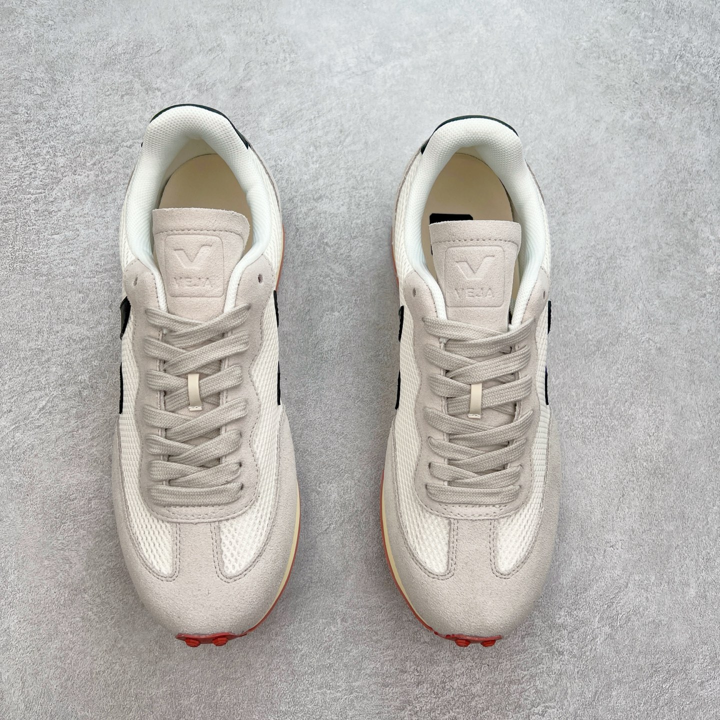 图片[2]-Veja Leather Extra Sneakers 法国国民V字经典运动板鞋#Ins爆款 街拍频繁上镜 春季入夏简约百搭款 全头层进口牛皮 舒适面革内里 广东厂 高端主打色系全网热销中 所售渠道大致由代购渠道 尺码：36 37 38 39 40 41 42 43 44 45-选品中心