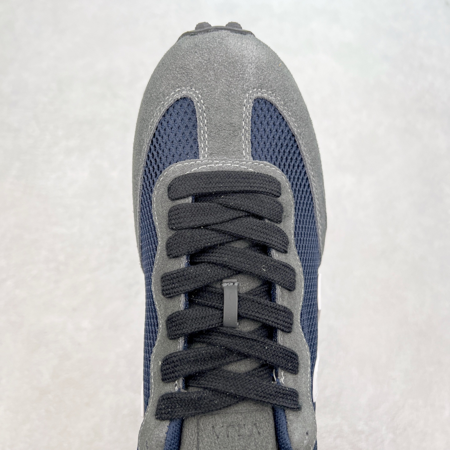 图片[4]-Veja Leather Extra Sneakers 法国国民V字经典运动板鞋#Ins爆款 街拍频繁上镜 春季入夏简约百搭款 全头层进口牛皮 舒适面革内里 广东厂 高端主打色系全网热销中 所售渠道大致由代购渠道 尺码：36 37 38 39 40 41 42 43 44 45-选品中心