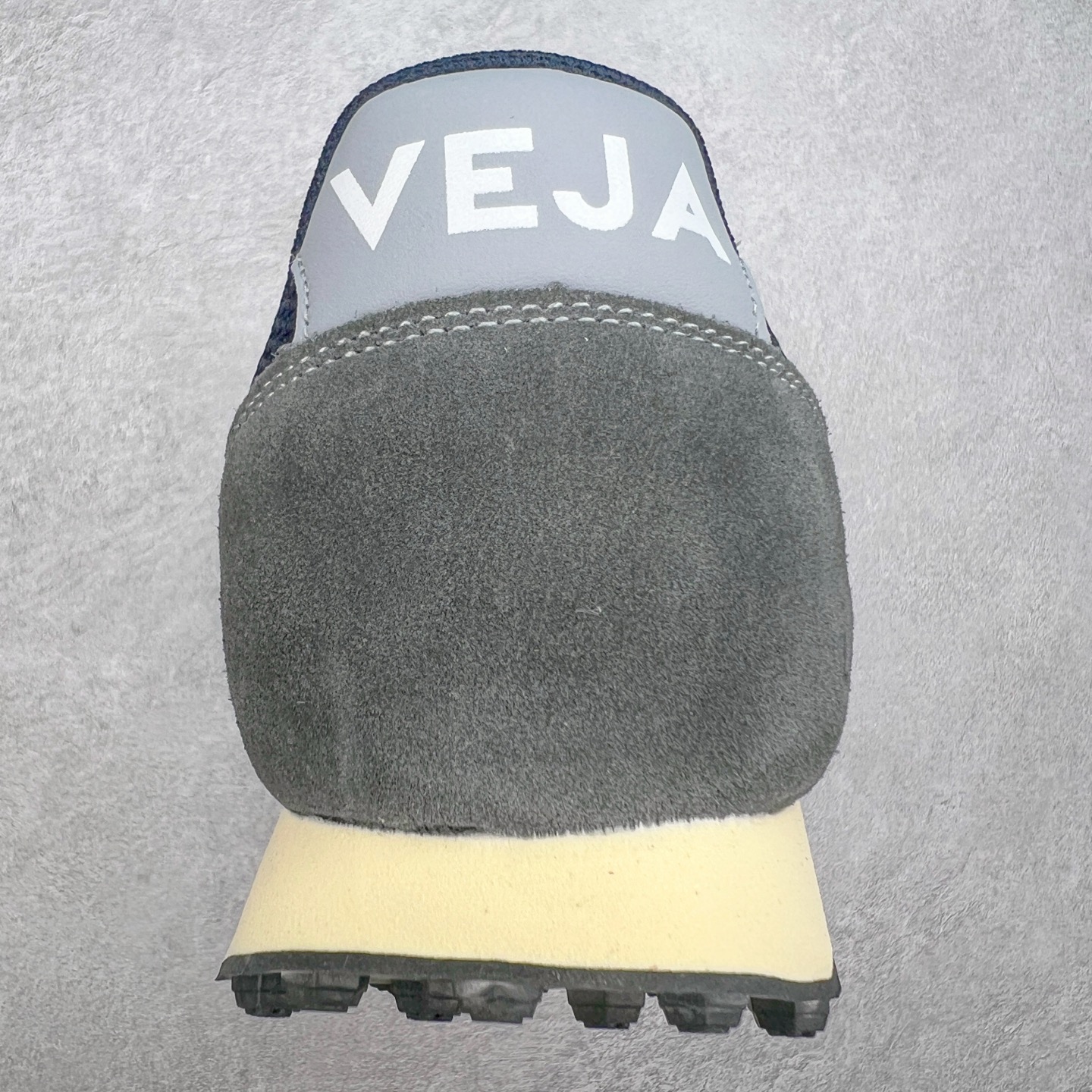 图片[8]-Veja Leather Extra Sneakers 法国国民V字经典运动板鞋#Ins爆款 街拍频繁上镜 春季入夏简约百搭款 全头层进口牛皮 舒适面革内里 广东厂 高端主打色系全网热销中 所售渠道大致由代购渠道 尺码：36 37 38 39 40 41 42 43 44 45-选品中心