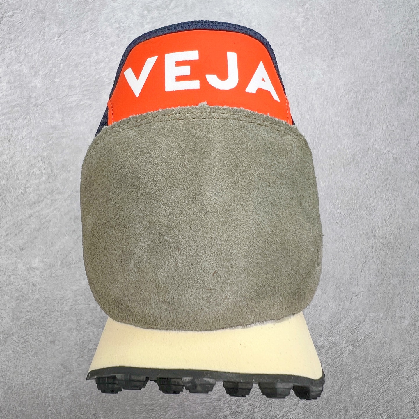 图片[8]-Veja Leather Extra Sneakers 法国国民V字经典运动板鞋#Ins爆款 街拍频繁上镜 春季入夏简约百搭款 全头层进口牛皮 舒适面革内里 广东厂 高端主打色系全网热销中 所售渠道大致由代购渠道 尺码：36 37 38 39 40 41 42 43 44 45-选品中心
