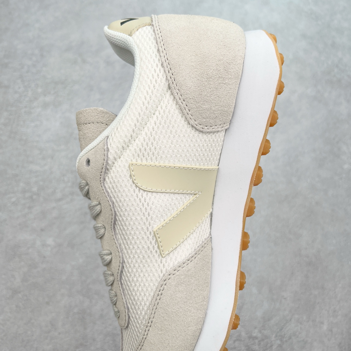 图片[7]-Veja Leather Extra Sneakers 法国国民V字经典运动板鞋#Ins爆款 街拍频繁上镜 春季入夏简约百搭款 全头层进口牛皮 舒适面革内里 广东厂 高端主打色系全网热销中 所售渠道大致由代购渠道 尺码：36 37 38 39 40 41 42 43 44 45-选品中心