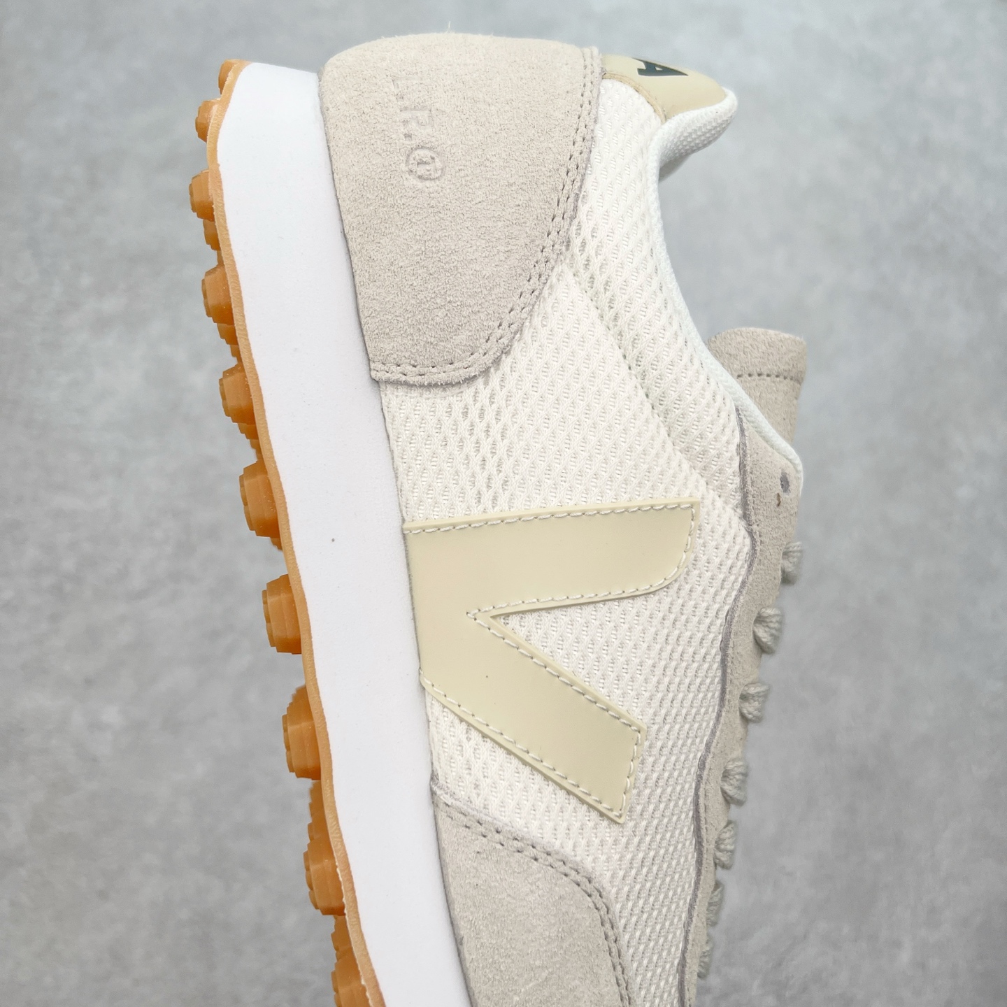 图片[6]-Veja Leather Extra Sneakers 法国国民V字经典运动板鞋#Ins爆款 街拍频繁上镜 春季入夏简约百搭款 全头层进口牛皮 舒适面革内里 广东厂 高端主打色系全网热销中 所售渠道大致由代购渠道 尺码：36 37 38 39 40 41 42 43 44 45-选品中心