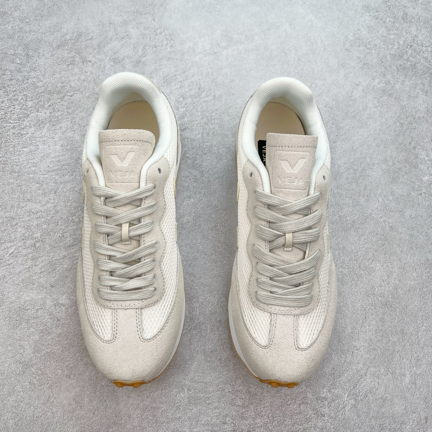 图片[2]-Veja Leather Extra Sneakers 法国国民V字经典运动板鞋#Ins爆款 街拍频繁上镜 春季入夏简约百搭款 全头层进口牛皮 舒适面革内里 广东厂 高端主打色系全网热销中 所售渠道大致由代购渠道 尺码：36 37 38 39 40 41 42 43 44 45-选品中心