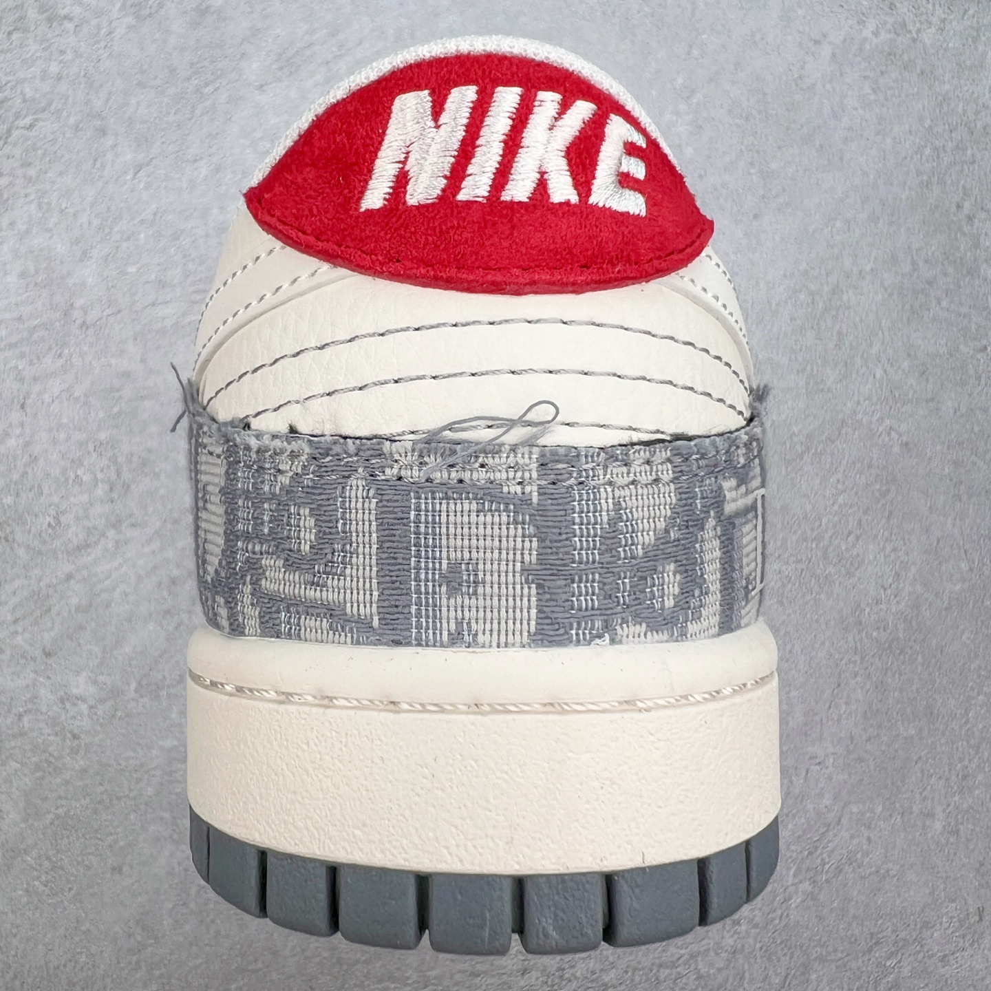 图片[8]-NK Dunk Low 定制配色 SJ2068-316 大厂出品 极力推荐 原装头层材料 独家版型蒸餾加工帶來的是更好的视觉和脚感体验大厂纯原品质出货 清洁度 电绣工艺 皮料切割干净无任何毛边 细节完美 实拍调校N版已经零色差零失真 百分百还原实物色彩所见即所得 不存在货不对板色差等低级问题 选购参考实物拍摄 不混卖不参货 只用心做好货严格选品 承诺混一赔十 尺码：36 36.5 37.5 38 38.5 39 40 40.5 41 42 42.5 43 44 44.5 45-选品中心