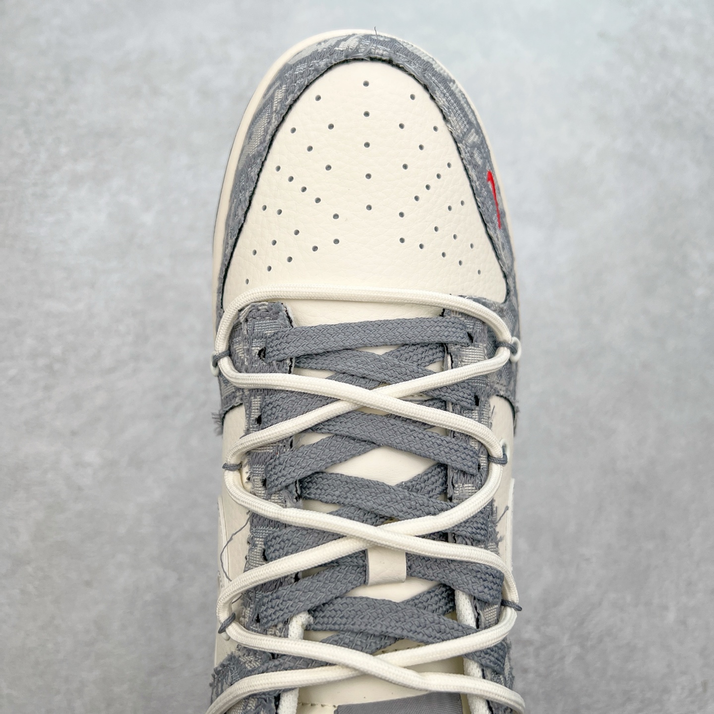 图片[4]-NK Dunk Low 定制配色 SJ2068-316 大厂出品 极力推荐 原装头层材料 独家版型蒸餾加工帶來的是更好的视觉和脚感体验大厂纯原品质出货 清洁度 电绣工艺 皮料切割干净无任何毛边 细节完美 实拍调校N版已经零色差零失真 百分百还原实物色彩所见即所得 不存在货不对板色差等低级问题 选购参考实物拍摄 不混卖不参货 只用心做好货严格选品 承诺混一赔十 尺码：36 36.5 37.5 38 38.5 39 40 40.5 41 42 42.5 43 44 44.5 45-选品中心