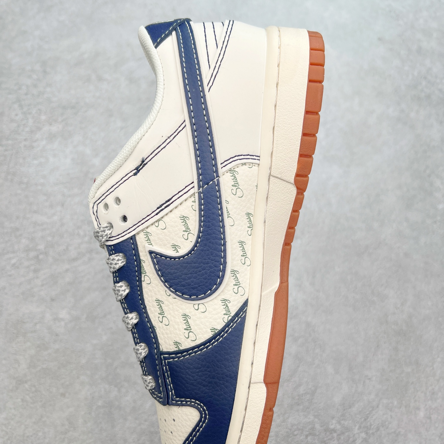 图片[7]-NK Dunk Low 定制配色 XS6089-529 大厂出品 极力推荐 原装头层材料 独家版型蒸餾加工帶來的是更好的视觉和脚感体验大厂纯原品质出货 清洁度 电绣工艺 皮料切割干净无任何毛边 细节完美 实拍调校N版已经零色差零失真 百分百还原实物色彩所见即所得 不存在货不对板色差等低级问题 选购参考实物拍摄 不混卖不参货 只用心做好货严格选品 承诺混一赔十 尺码：36 36.5 37.5 38 38.5 39 40 40.5 41 42 42.5 43 44 44.5 45-选品中心