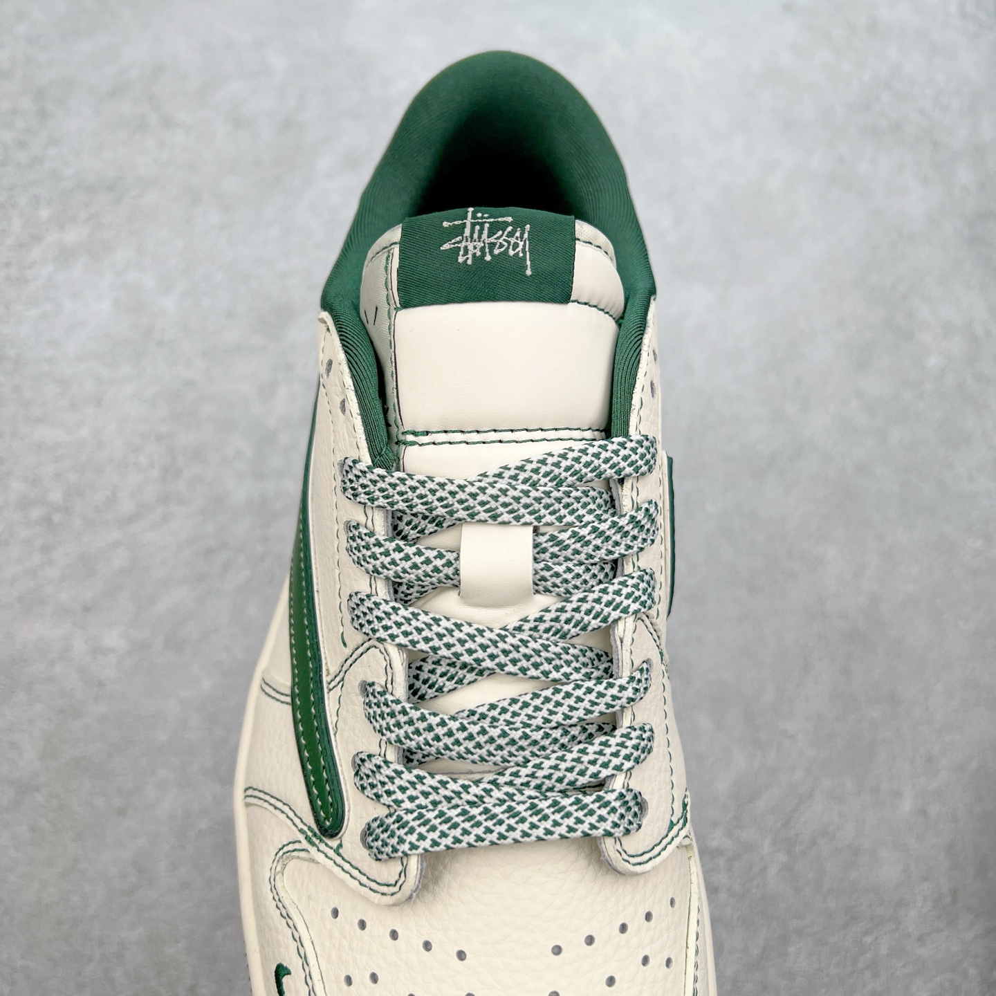 图片[5]-TS x Air Jordan AJ1 Low 倒钩低帮联名定制配色 ZH2598-243 原厂内置气垫魔块 A模大底 头层小牛皮 鞋舌AJ原厂专用牛津布+AJ专用反口珍珠布+原厂无杂质高弹内里海棉+特殊封边弹力鞋带 实拍调校N版已经零色差零失真 百分百还原实物色彩所见即所得 不存在货不对板色差等低级问题 选购参考实物拍摄 不混卖不参货 只用心做好货严格选品 承诺混一赔十 尺码：36 36.5 37.5 38 38.5 39 40 40.5 41 42 42.5 43 44 44.5 45-选品中心