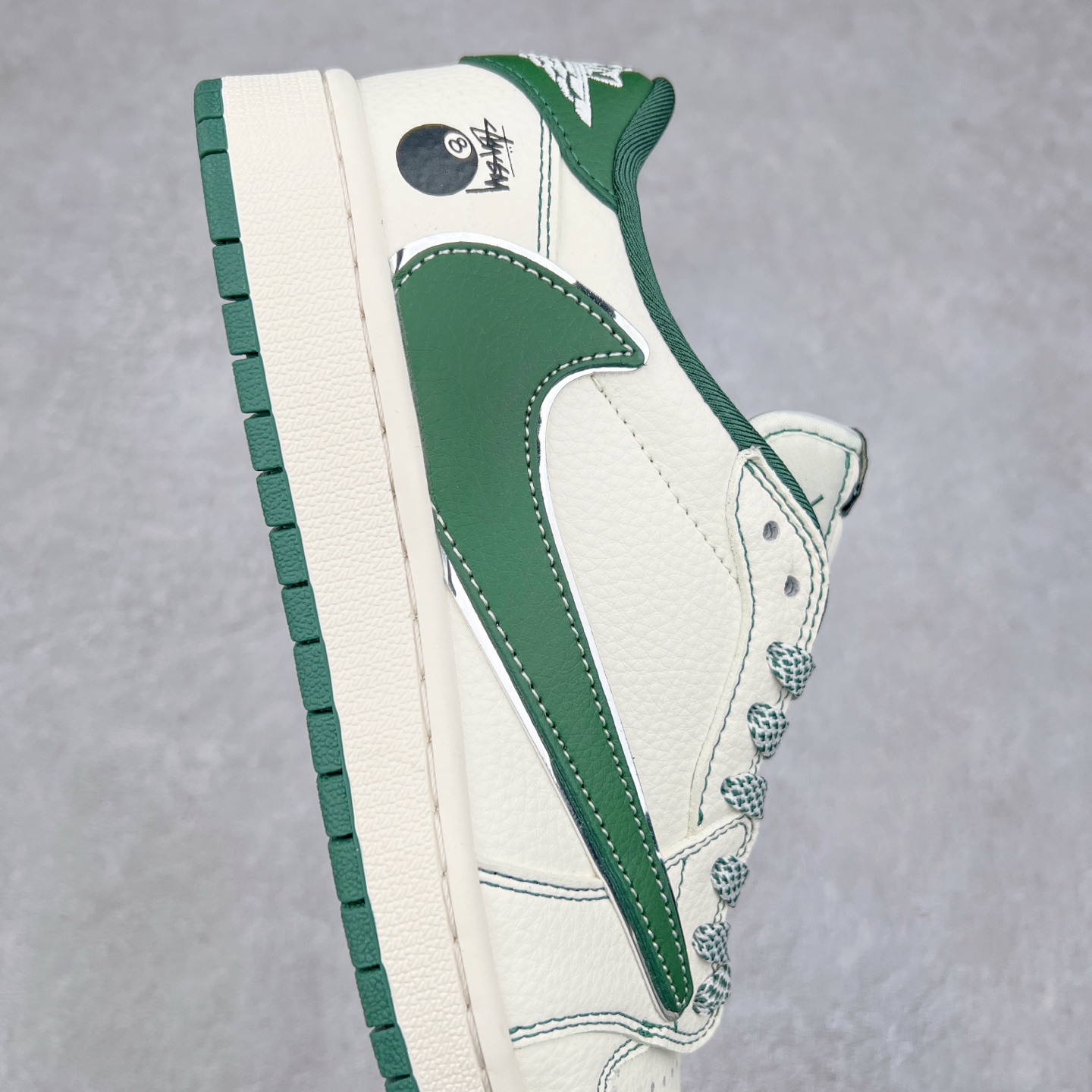 图片[6]-TS x Air Jordan AJ1 Low 倒钩低帮联名定制配色 ZH2598-243 原厂内置气垫魔块 A模大底 头层小牛皮 鞋舌AJ原厂专用牛津布+AJ专用反口珍珠布+原厂无杂质高弹内里海棉+特殊封边弹力鞋带 实拍调校N版已经零色差零失真 百分百还原实物色彩所见即所得 不存在货不对板色差等低级问题 选购参考实物拍摄 不混卖不参货 只用心做好货严格选品 承诺混一赔十 尺码：36 36.5 37.5 38 38.5 39 40 40.5 41 42 42.5 43 44 44.5 45-选品中心