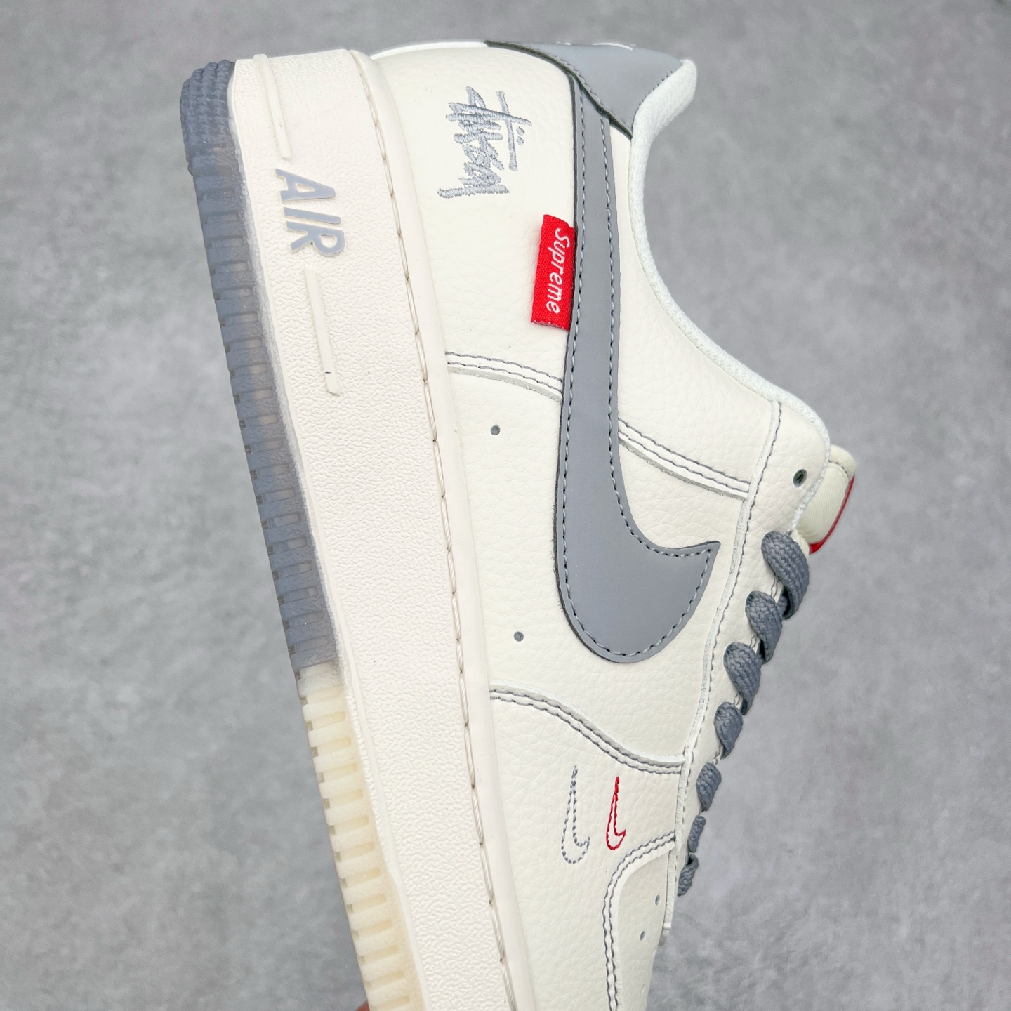 图片[6]-NK Air Force 1´07 Low 空军一号低帮百搭休闲运动板鞋 HH7518-041 柔软、弹性十足的缓震性能和出色的中底设计 横跨复古与现代的外型结合 造就出风靡全球 三十多年的Force 1 直到今天还深受青睐 实拍调校N版已经零色差零失真 百分百还原实物色彩所见即所得 不存在货不对板色差等低级问题 选购参考实物拍摄 不混卖不参货 只用心做好货严格选品 承诺混一赔十 尺码：36 36.5 37.5 38 38.5 39 40 40.5 41 42 42.5 43 44 44.5 45-选品中心