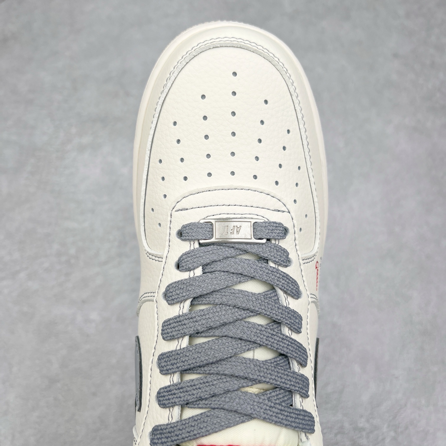 图片[4]-NK Air Force 1´07 Low 空军一号低帮百搭休闲运动板鞋 HH7518-041 柔软、弹性十足的缓震性能和出色的中底设计 横跨复古与现代的外型结合 造就出风靡全球 三十多年的Force 1 直到今天还深受青睐 实拍调校N版已经零色差零失真 百分百还原实物色彩所见即所得 不存在货不对板色差等低级问题 选购参考实物拍摄 不混卖不参货 只用心做好货严格选品 承诺混一赔十 尺码：36 36.5 37.5 38 38.5 39 40 40.5 41 42 42.5 43 44 44.5 45-选品中心