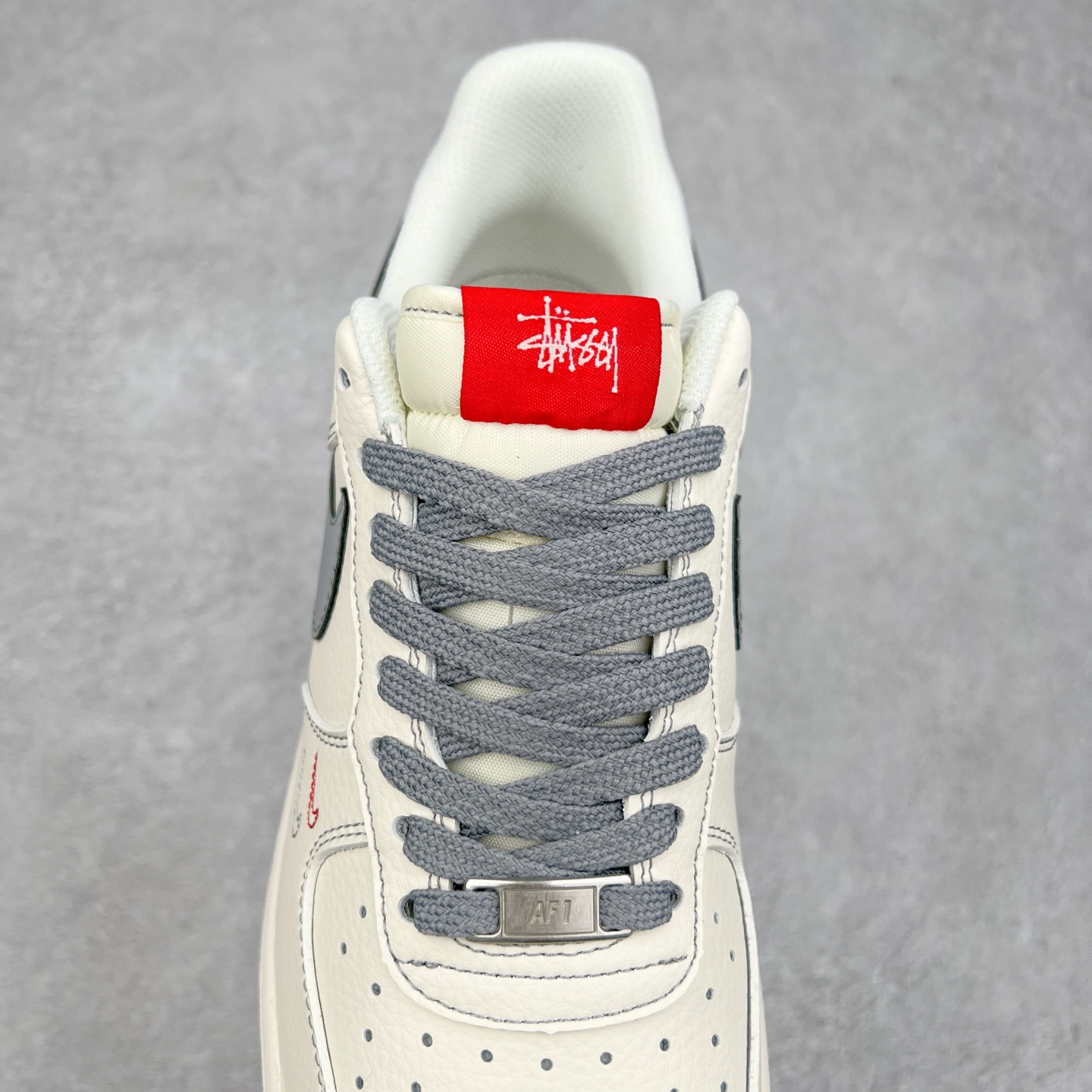 图片[5]-NK Air Force 1´07 Low 空军一号低帮百搭休闲运动板鞋 HH7518-041 柔软、弹性十足的缓震性能和出色的中底设计 横跨复古与现代的外型结合 造就出风靡全球 三十多年的Force 1 直到今天还深受青睐 实拍调校N版已经零色差零失真 百分百还原实物色彩所见即所得 不存在货不对板色差等低级问题 选购参考实物拍摄 不混卖不参货 只用心做好货严格选品 承诺混一赔十 尺码：36 36.5 37.5 38 38.5 39 40 40.5 41 42 42.5 43 44 44.5 45-选品中心