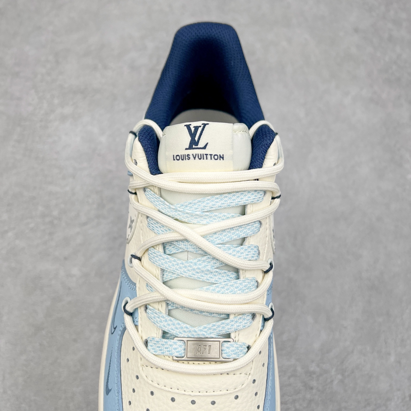 图片[5]-NK Air Force 1´07 Low 空军一号低帮百搭休闲运动板鞋 DM6868-058 柔软、弹性十足的缓震性能和出色的中底设计 横跨复古与现代的外型结合 造就出风靡全球 三十多年的Force 1 直到今天还深受青睐 实拍调校N版已经零色差零失真 百分百还原实物色彩所见即所得 不存在货不对板色差等低级问题 选购参考实物拍摄 不混卖不参货 只用心做好货严格选品 承诺混一赔十 尺码：36 36.5 37.5 38 38.5 39 40 40.5 41 42 42.5 43 44 44.5 45-选品中心