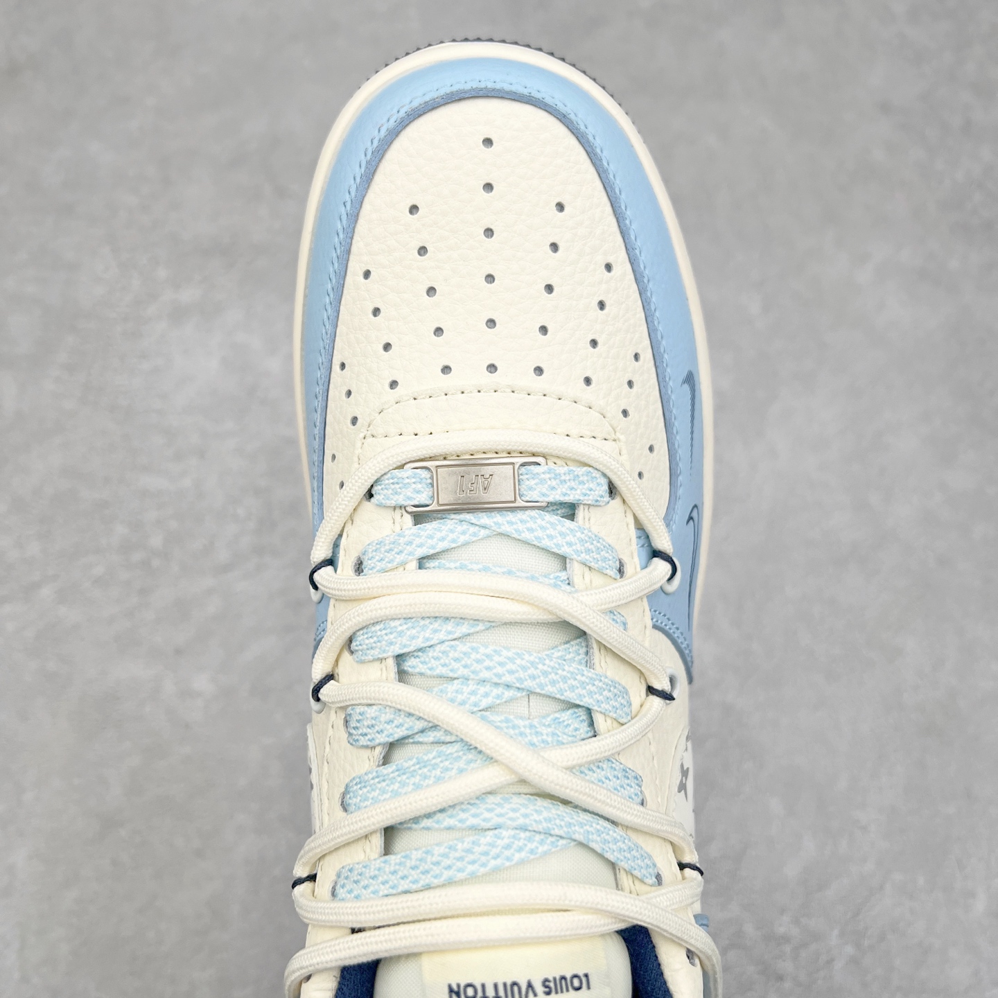 图片[4]-NK Air Force 1´07 Low 空军一号低帮百搭休闲运动板鞋 DM6868-058 柔软、弹性十足的缓震性能和出色的中底设计 横跨复古与现代的外型结合 造就出风靡全球 三十多年的Force 1 直到今天还深受青睐 实拍调校N版已经零色差零失真 百分百还原实物色彩所见即所得 不存在货不对板色差等低级问题 选购参考实物拍摄 不混卖不参货 只用心做好货严格选品 承诺混一赔十 尺码：36 36.5 37.5 38 38.5 39 40 40.5 41 42 42.5 43 44 44.5 45-选品中心