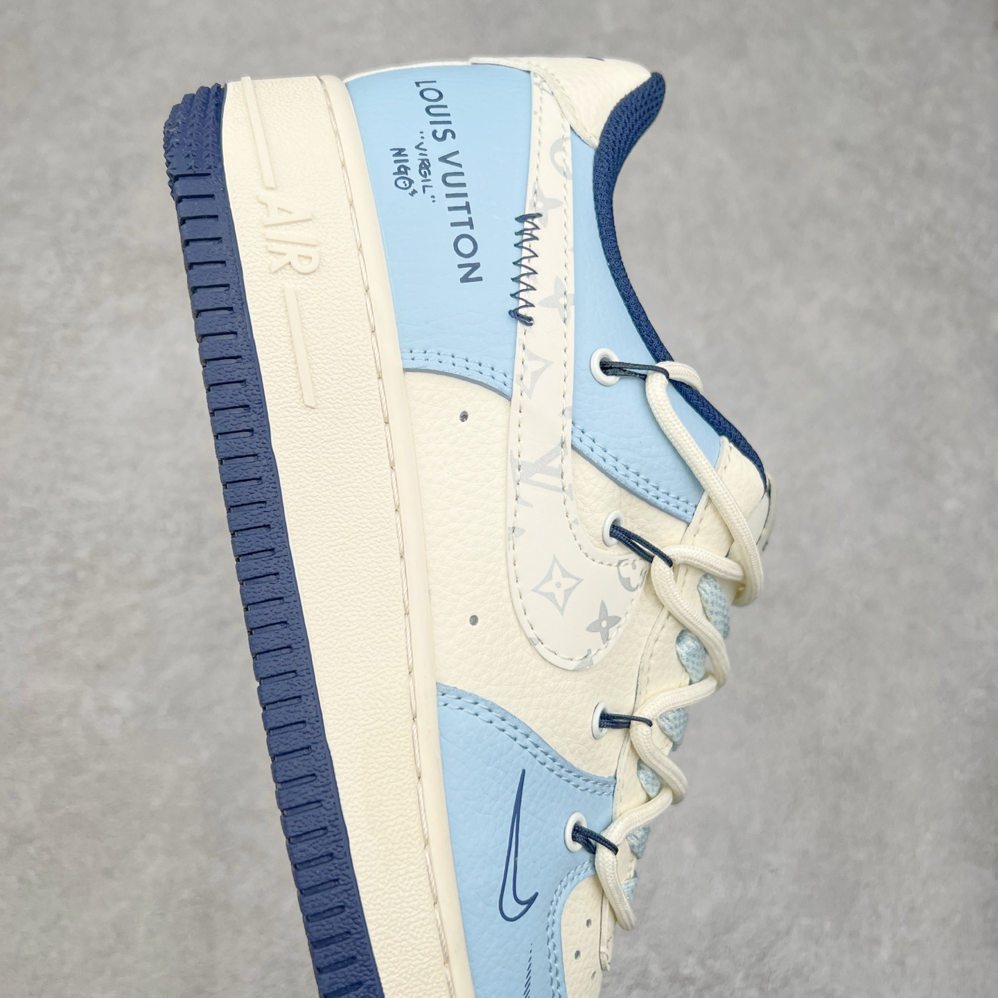 图片[6]-NK Air Force 1´07 Low 空军一号低帮百搭休闲运动板鞋 DM6868-058 柔软、弹性十足的缓震性能和出色的中底设计 横跨复古与现代的外型结合 造就出风靡全球 三十多年的Force 1 直到今天还深受青睐 实拍调校N版已经零色差零失真 百分百还原实物色彩所见即所得 不存在货不对板色差等低级问题 选购参考实物拍摄 不混卖不参货 只用心做好货严格选品 承诺混一赔十 尺码：36 36.5 37.5 38 38.5 39 40 40.5 41 42 42.5 43 44 44.5 45-选品中心