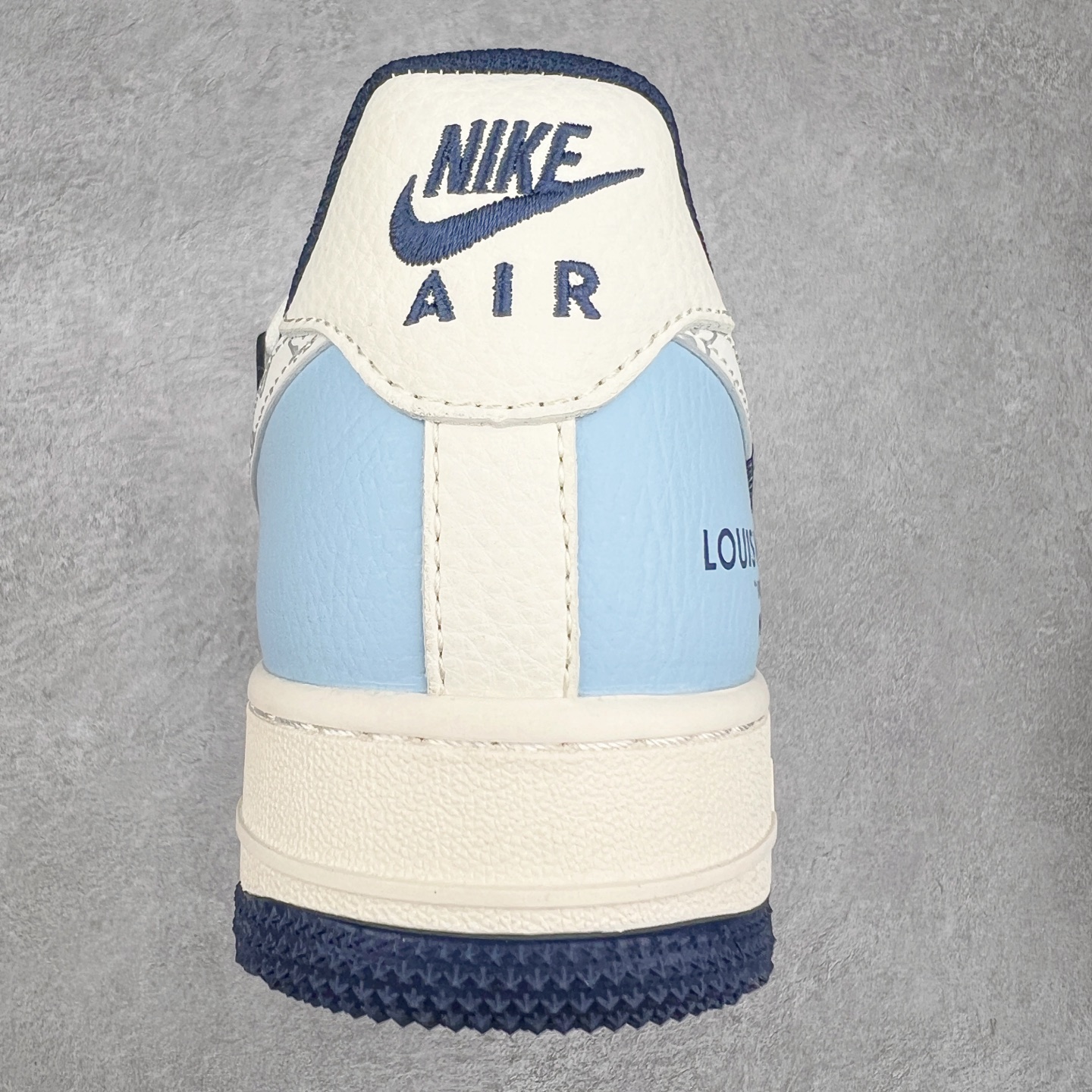 图片[8]-NK Air Force 1´07 Low 空军一号低帮百搭休闲运动板鞋 DM6868-058 柔软、弹性十足的缓震性能和出色的中底设计 横跨复古与现代的外型结合 造就出风靡全球 三十多年的Force 1 直到今天还深受青睐 实拍调校N版已经零色差零失真 百分百还原实物色彩所见即所得 不存在货不对板色差等低级问题 选购参考实物拍摄 不混卖不参货 只用心做好货严格选品 承诺混一赔十 尺码：36 36.5 37.5 38 38.5 39 40 40.5 41 42 42.5 43 44 44.5 45-选品中心