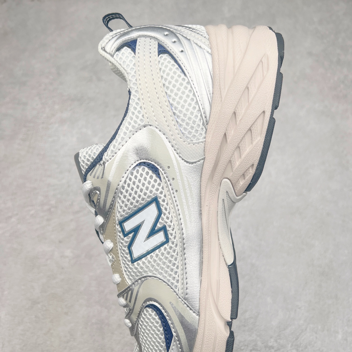 图片[7]-＃纯原 New Balance NB530 全套原楦原纸板原厂数据开发 原厂网纱 原装进口皮料正确卡色 正确中底拉帮中底网布细节 冲裁组合 匠心打造 耗时两个月开发完成 工艺极其复杂难度可想而知 新开独立私模大底 全网唯一正确做旧组合大底 高端零售专供产物 尺码：36 37 37.5 38 38.5 39.5 40 40.5 41.5 42 42.5 43 44 44.5-选品中心