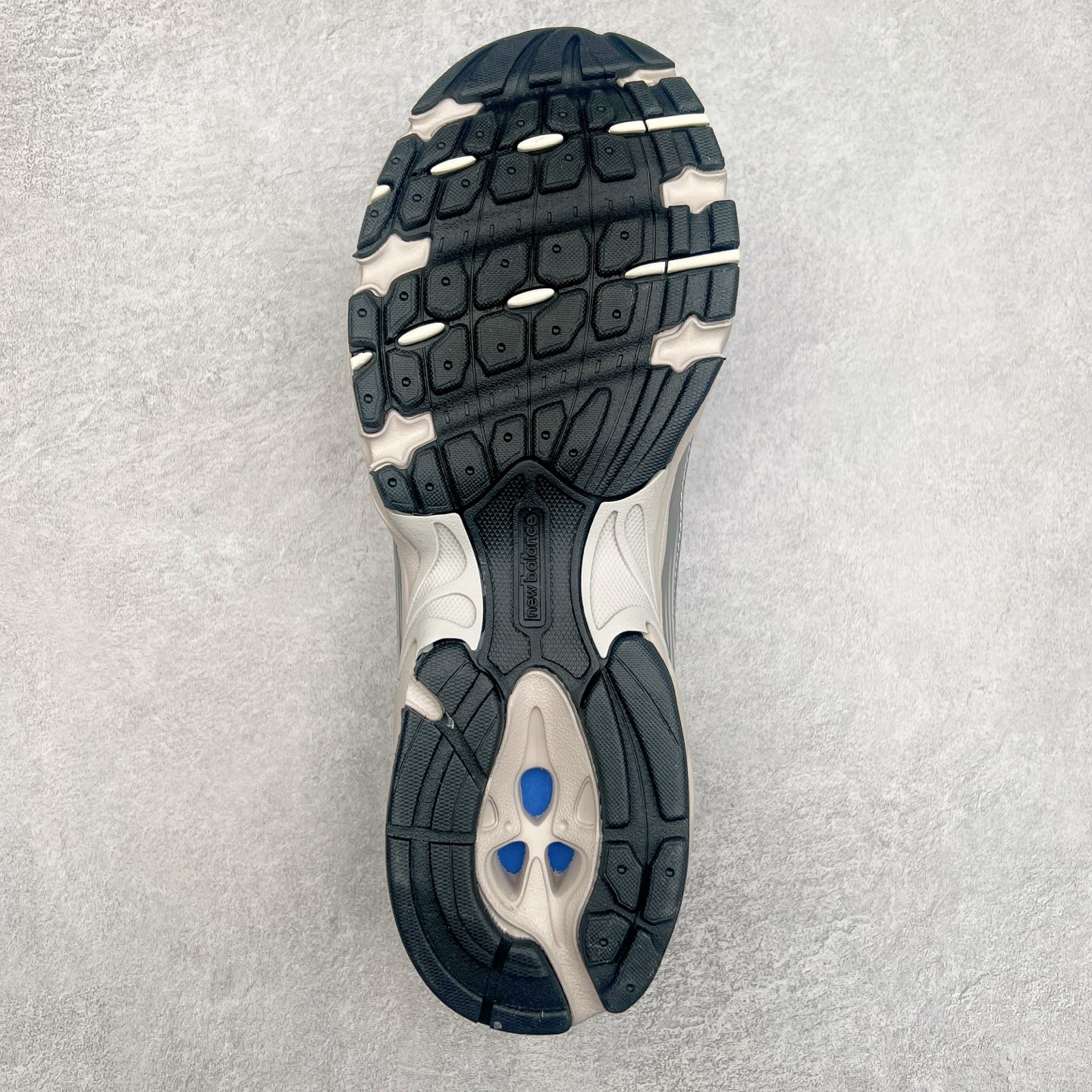 图片[9]-＃纯原 New Balance NB530 全套原楦原纸板原厂数据开发 原厂网纱 原装进口皮料正确卡色 正确中底拉帮中底网布细节 冲裁组合 匠心打造 耗时两个月开发完成 工艺极其复杂难度可想而知 新开独立私模大底 全网唯一正确做旧组合大底 高端零售专供产物 尺码：36 37 37.5 38 38.5 39.5 40 40.5 41.5 42 42.5 43 44 44.5-选品中心