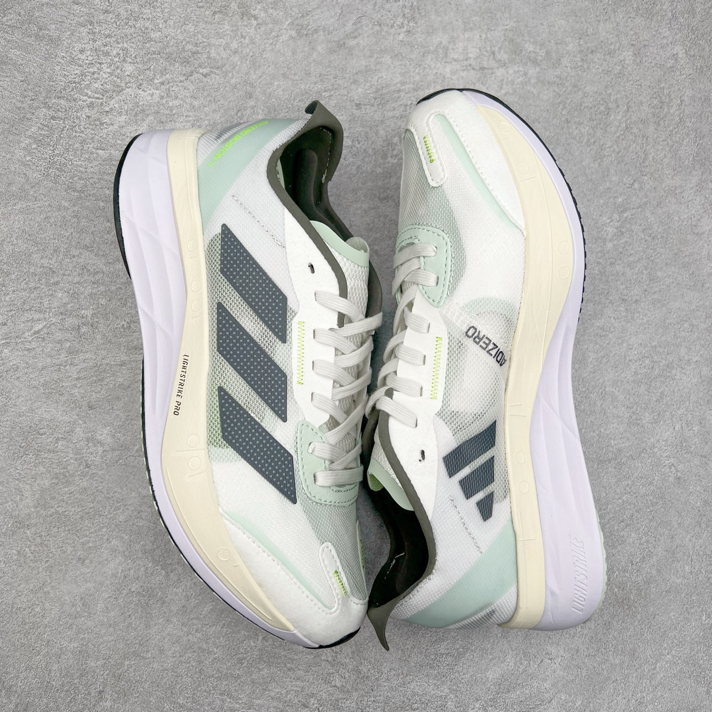 图片[3]-AD Adizero Boston 11 夏季透气网眼竞速跑鞋 GY8407 融合Lightstrike和Lightstrike Pro技术 采用乙烯/乙酸乙烯酯(EVA)材质 打造舒适中底 含ENERGYROD能量碳柱 旨在为步伐添活力 尺码：36 36.5 37 38 38.5 39 40 40.5 41 42 42.5 43 44 44.5 45-选品中心