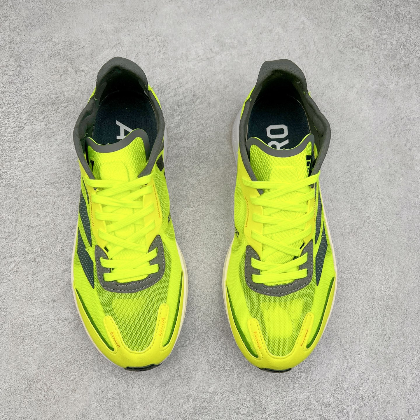 图片[2]-AD Adizero Boston 11 夏季透气网眼竞速跑鞋 GX6650 融合Lightstrike和Lightstrike Pro技术 采用乙烯/乙酸乙烯酯(EVA)材质 打造舒适中底 含ENERGYROD能量碳柱 旨在为步伐添活力 尺码：36 36.5 37 38 38.5 39 40 40.5 41 42 42.5 43 44 44.5 45-选品中心