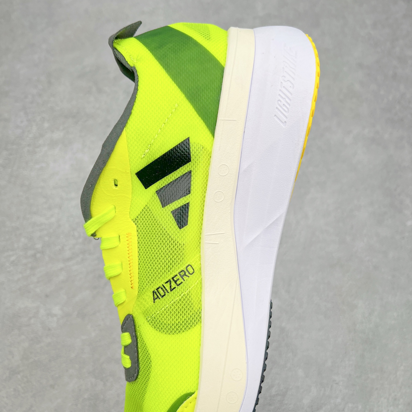 图片[7]-AD Adizero Boston 11 夏季透气网眼竞速跑鞋 GX6650 融合Lightstrike和Lightstrike Pro技术 采用乙烯/乙酸乙烯酯(EVA)材质 打造舒适中底 含ENERGYROD能量碳柱 旨在为步伐添活力 尺码：36 36.5 37 38 38.5 39 40 40.5 41 42 42.5 43 44 44.5 45-选品中心