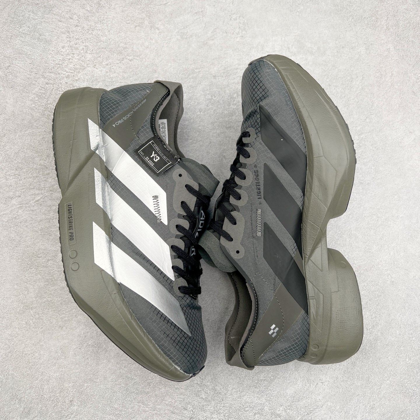 图片[3]-AD Adizero Adios Pro 4 马拉松竞速专业跑鞋 JS3155 CELERMESH针织网面非常轻薄 纤维间的缝隙很大 可以保证跑步时的透气、排汗效果 鞋舌直接与两侧的内衬和鞋底连接在一起 在跑步过程中不会被鞋舌的左右移动所困扰 在标准鞋带孔的基础上再拓宽一组鞋带孔 适合不同脚型的需求 突破性 EnergyRods 技术，有助于跑者实现更好的成绩 中底独特的LIGHTSTRIKE PRO泡棉材质 微弹感觉在跑步过程中给予了良好的支撑体验 对于顶级精英和高水平进阶跑者来说 ADIOS PRO是一双值得信赖的竞速比赛用鞋 尺码：36 36.5 37.5 38 38.5 39 40 40.5 41 42 42.5 43 44 44.5 45-选品中心