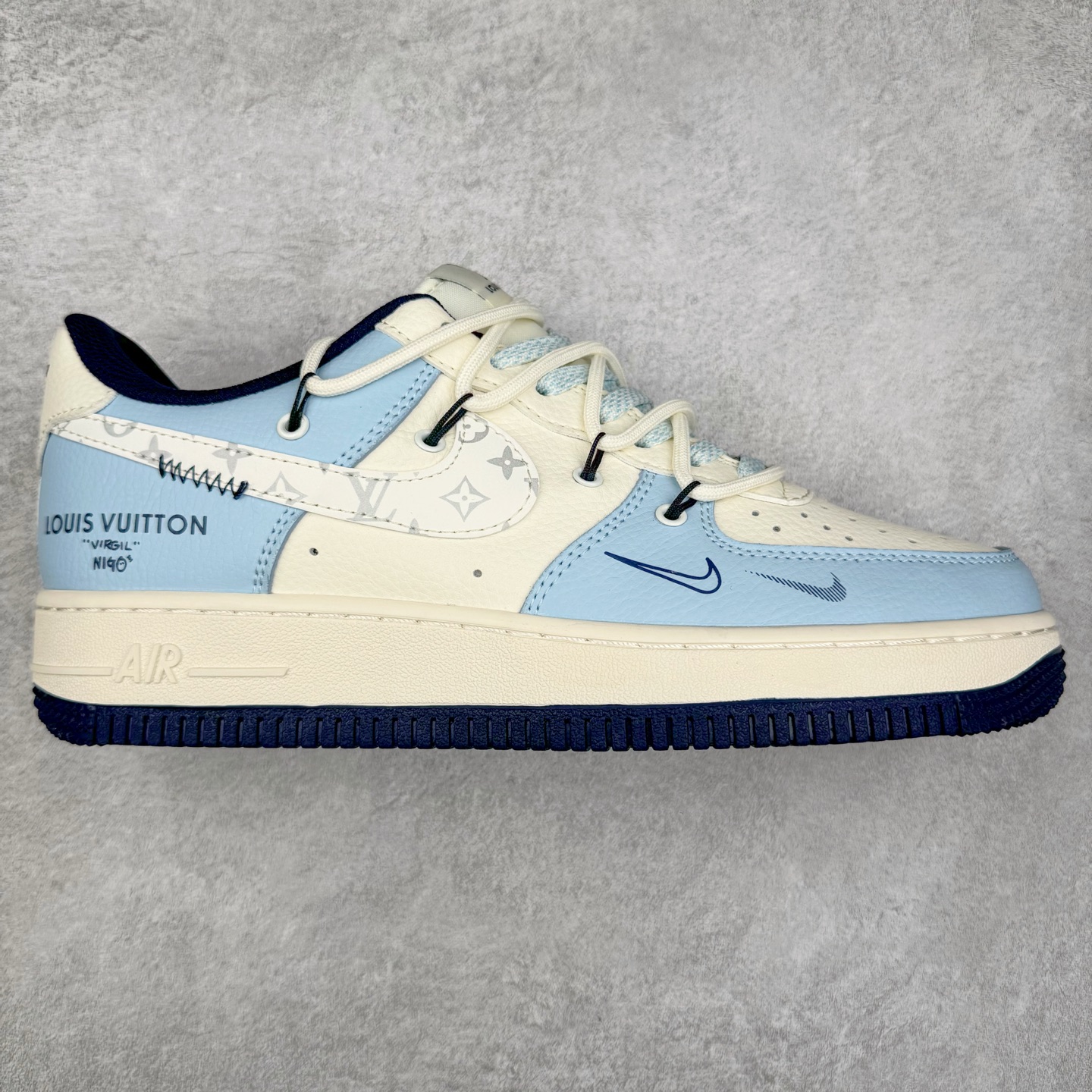 NK Air Force 1´07 Low 空军一号低帮百搭休闲运动板鞋 DM6868-058 柔软、弹性十足的缓震性能和出色的中底设计 横跨复古与现代的外型结合 造就出风靡全球 三十多年的Force 1 直到今天还深受青睐 实拍调校N版已经零色差零失真 百分百还原实物色彩所见即所得 不存在货不对板色差等低级问题 选购参考实物拍摄 不混卖不参货 只用心做好货严格选品 承诺混一赔十 尺码：36 36.5 37.5 38 38.5 39 40 40.5 41 42 42.5 43 44 44.5 45-选品中心