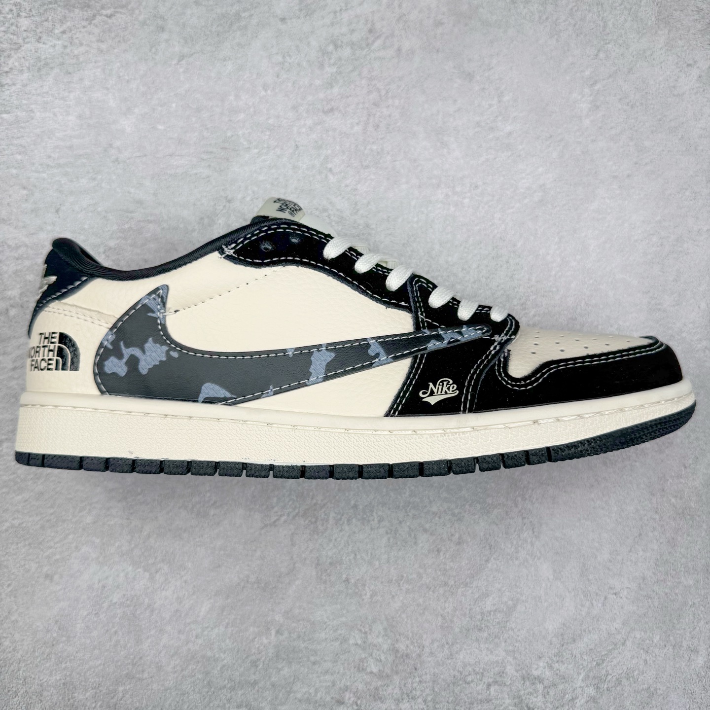 TS x Air Jordan AJ1 Low 倒钩低帮联名定制配色 XS2024-021 原厂内置气垫魔块 A模大底 头层小牛皮 鞋舌AJ原厂专用牛津布+AJ专用反口珍珠布+原厂无杂质高弹内里海棉+特殊封边弹力鞋带 实拍调校N版已经零色差零失真 百分百还原实物色彩所见即所得 不存在货不对板色差等低级问题 选购参考实物拍摄 不混卖不参货 只用心做好货严格选品 承诺混一赔十 尺码：36 36.5 37.5 38 38.5 39 40 40.5 41 42 42.5 43 44 44.5 45-选品中心