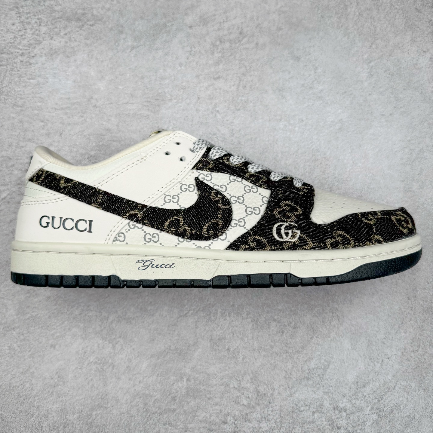 NK Dunk Low 定制配色 CH8311-286 大厂出品 极力推荐 原装头层材料 独家版型蒸餾加工帶來的是更好的视觉和脚感体验大厂纯原品质出货 清洁度 电绣工艺 皮料切割干净无任何毛边 细节完美 实拍调校N版已经零色差零失真 百分百还原实物色彩所见即所得 不存在货不对板色差等低级问题 选购参考实物拍摄 不混卖不参货 只用心做好货严格选品 承诺混一赔十 尺码：36 36.5 37.5 38 38.5 39 40 40.5 41 42 42.5 43 44 44.5 45-选品中心