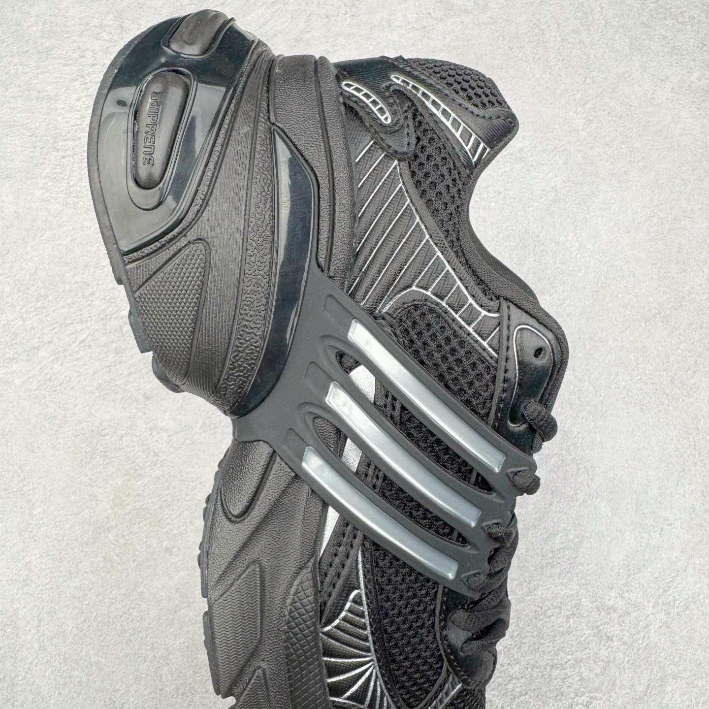 图片[6]-AD Originals ADISTAR XLG 潮流前卫科技休闲运动老爹鞋 IF6935 未来科技主义线条勾勒前卫张力 呈现饱满立体的3D感鞋身 浑厚中底搭载轻薄橡胶外底 皮革鞋面配合织物衬里 舒适脚感时刻在线交叉饰面错落点缀 跨越时代经典 科技潮感进阶 多元层次尽显 激活潮搭灵感 演绎先锋美学 在纪元暮光中开启潮酷新型态 尺码：35.5 36 36.5 37.5 38 38.5 39 40 40.5 41 42 42.5 43 44 44.5 45-选品中心