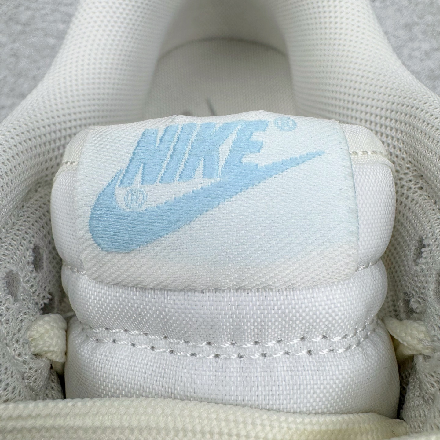 图片[14]-＃YC纯原 NK Dunk Low 丘比特之心 YW0212-012 定制系列天花板 无原鞋不开发 全系列得物原鞋一比一校对开发 配色持续更新中 终端对接 优势输出 全套原厂楦头原纸板数据档案倾力打造 原汁原味莞产 极致还原 圈内最强针车工艺 高端零售指定版 广东原厂配套原盒原标 鞋盒分三个尺码段 原厂冲刀 超高清洁度 全鞋零毛边皮料切割 采用原厂百宏鞋带以及原厂百宏织唛舌标 内标可供原厂几率过验 进口原装条纹中底布 四线拉帮白色点胶 原厂拉帮手法遵循公司 原厂电绣 极致还原 尺码：36 36.5 37.5 38 38.5 39 40-选品中心