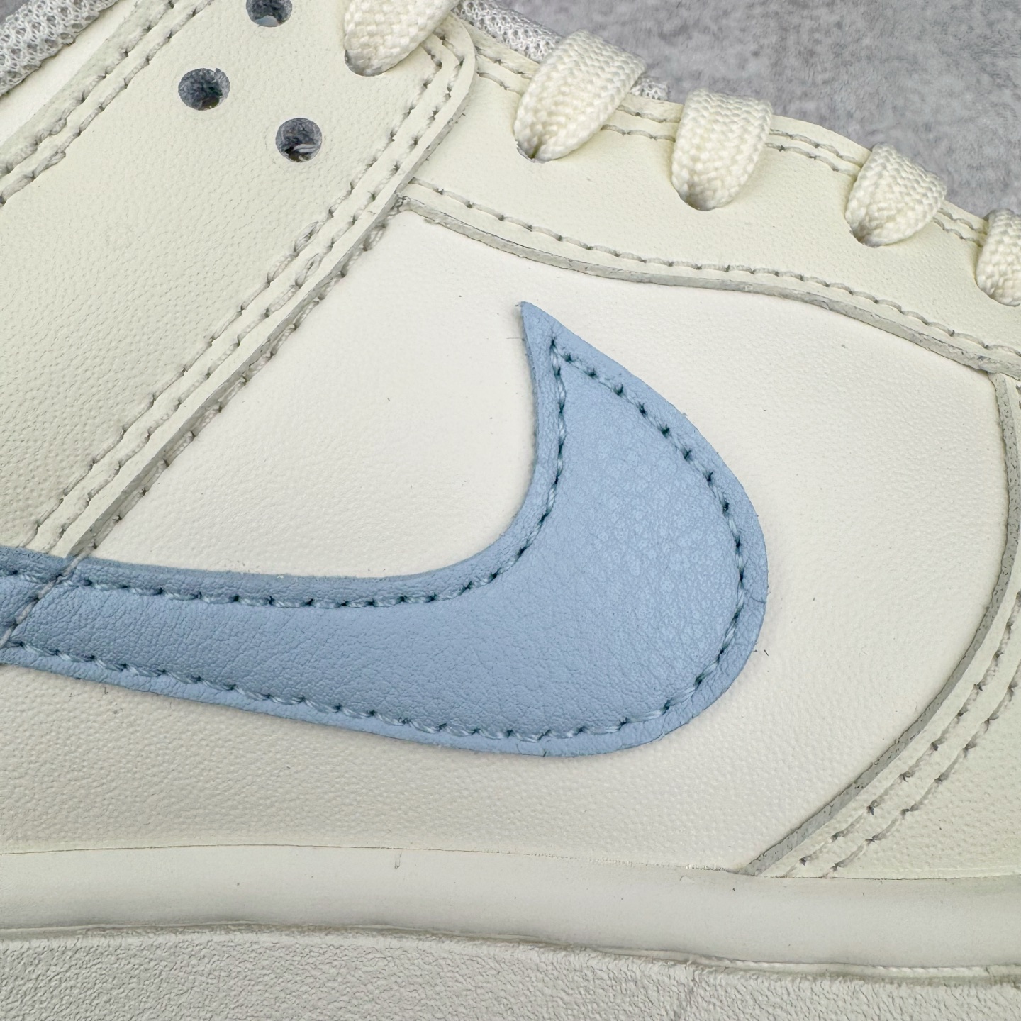 图片[19]-＃YC纯原 NK Dunk Low 丘比特之心 YW0212-012 定制系列天花板 无原鞋不开发 全系列得物原鞋一比一校对开发 配色持续更新中 终端对接 优势输出 全套原厂楦头原纸板数据档案倾力打造 原汁原味莞产 极致还原 圈内最强针车工艺 高端零售指定版 广东原厂配套原盒原标 鞋盒分三个尺码段 原厂冲刀 超高清洁度 全鞋零毛边皮料切割 采用原厂百宏鞋带以及原厂百宏织唛舌标 内标可供原厂几率过验 进口原装条纹中底布 四线拉帮白色点胶 原厂拉帮手法遵循公司 原厂电绣 极致还原 尺码：36 36.5 37.5 38 38.5 39 40-选品中心