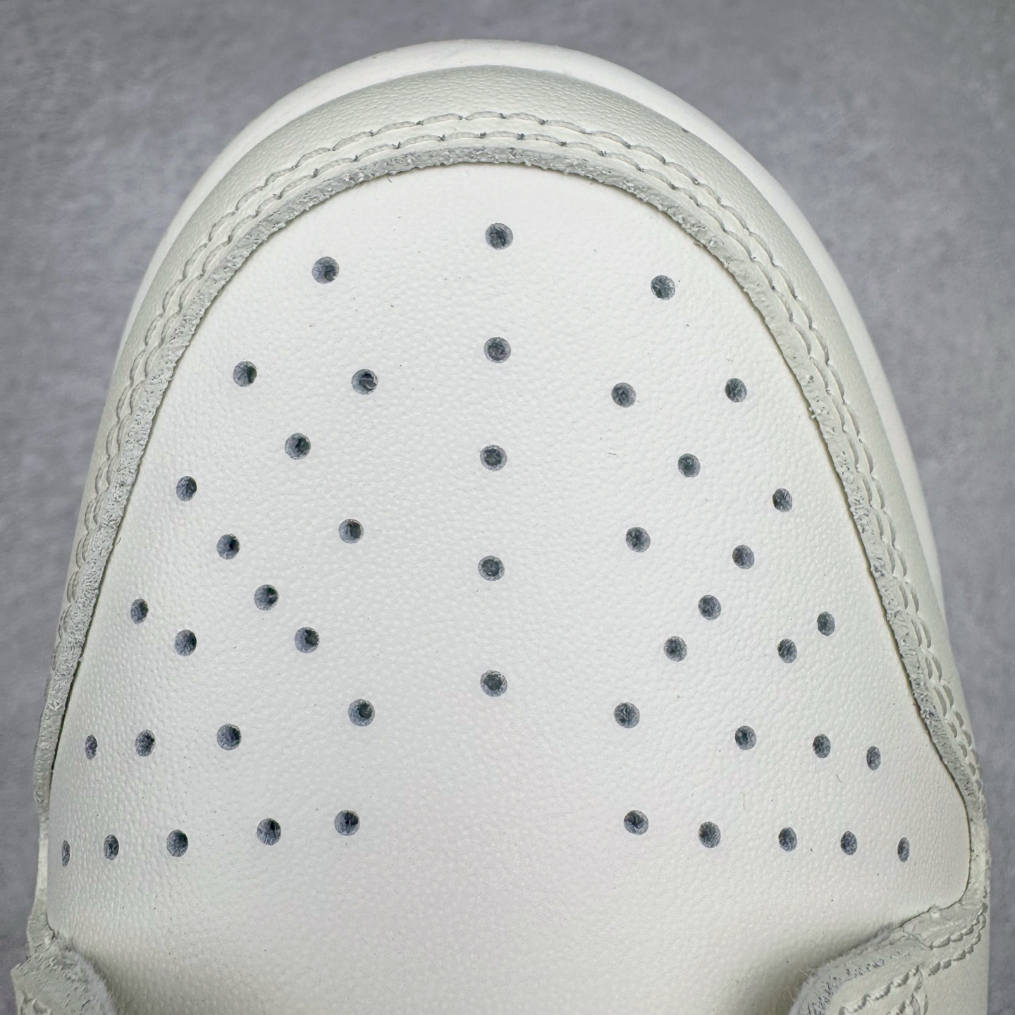 图片[15]-＃YC纯原 NK Dunk Low 丘比特之心 YW0212-012 定制系列天花板 无原鞋不开发 全系列得物原鞋一比一校对开发 配色持续更新中 终端对接 优势输出 全套原厂楦头原纸板数据档案倾力打造 原汁原味莞产 极致还原 圈内最强针车工艺 高端零售指定版 广东原厂配套原盒原标 鞋盒分三个尺码段 原厂冲刀 超高清洁度 全鞋零毛边皮料切割 采用原厂百宏鞋带以及原厂百宏织唛舌标 内标可供原厂几率过验 进口原装条纹中底布 四线拉帮白色点胶 原厂拉帮手法遵循公司 原厂电绣 极致还原 尺码：36 36.5 37.5 38 38.5 39 40-选品中心