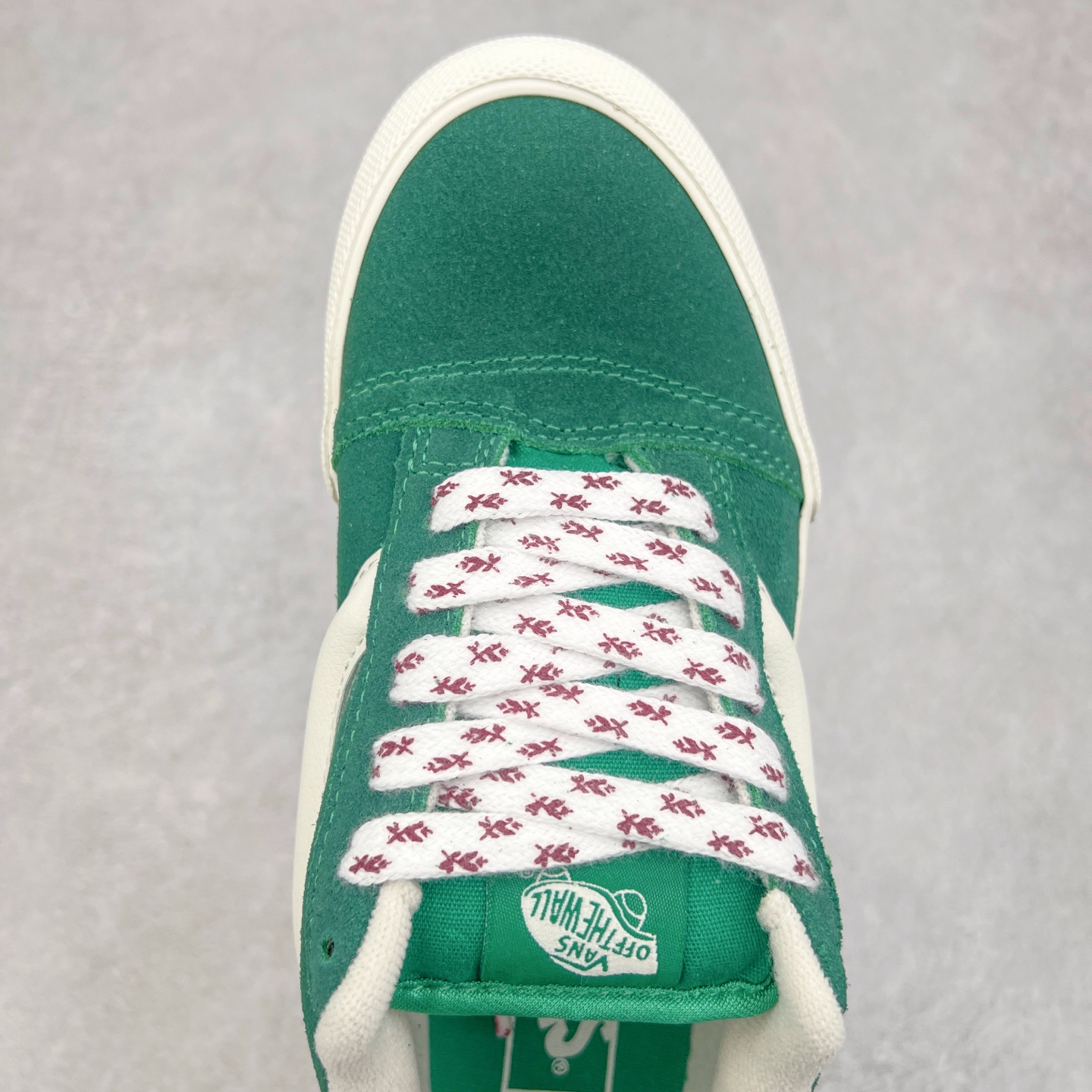 图片[4]-Vans Knu Skool 白绿色 官方新款 复古休闲胖胖面包鞋 鞋侧立体大Logo 原版猪八皮面料 质感十足 搭配印花鞋带 亮眼吸睛 货号：VN000D6ZBR1 尺码：35 36 36.5 37 38 38.5 39 40 40.5 41 42 42.5 43 44 工艺：硫化1：1（重量1：1、真标、原钢印、材质标、鞋型标、合格证）-选品中心