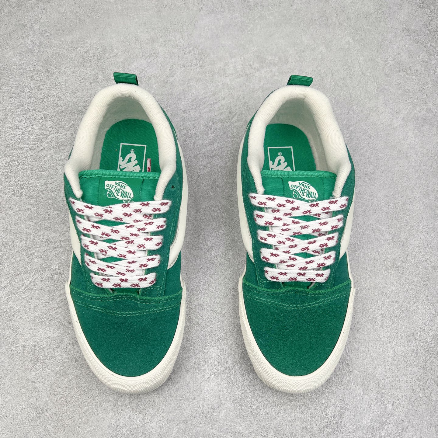 图片[2]-Vans Knu Skool 白绿色 官方新款 复古休闲胖胖面包鞋 鞋侧立体大Logo 原版猪八皮面料 质感十足 搭配印花鞋带 亮眼吸睛 货号：VN000D6ZBR1 尺码：35 36 36.5 37 38 38.5 39 40 40.5 41 42 42.5 43 44 工艺：硫化1：1（重量1：1、真标、原钢印、材质标、鞋型标、合格证）-选品中心