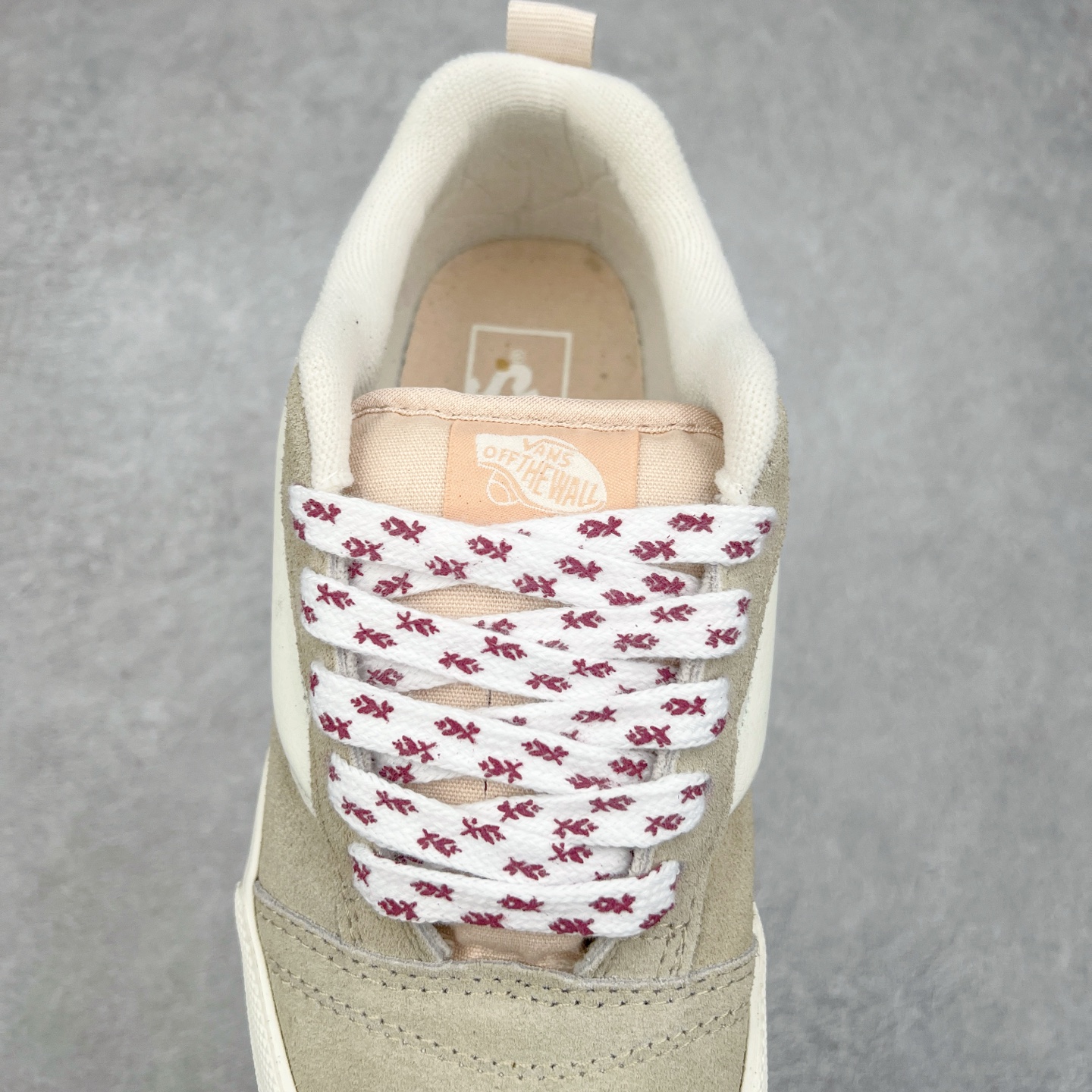 图片[5]-Vans Knu Skool 米粉色 官方新款 复古休闲胖胖面包鞋 鞋侧立体大Logo 原版猪八皮面料 质感十足 搭配印花鞋带 亮眼吸睛 货号：VN000D6ZBR1 尺码：35 36 36.5 37 38 38.5 39 40 40.5 41 42 42.5 43 44 工艺：硫化1：1（重量1：1、真标、原钢印、材质标、鞋型标、合格证）-选品中心