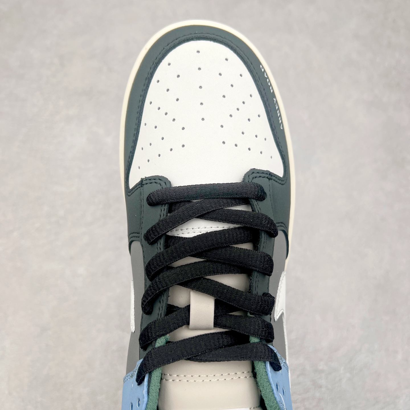 图片[4]-NK Dunk Low 定制配色 PU6652-123 大厂出品 极力推荐 原装头层材料 独家版型蒸餾加工帶來的是更好的视觉和脚感体验大厂纯原品质出货 清洁度 电绣工艺 皮料切割干净无任何毛边 细节完美 实拍调校N版已经零色差零失真 百分百还原实物色彩所见即所得 不存在货不对板色差等低级问题 选购参考实物拍摄 不混卖不参货 只用心做好货严格选品 承诺混一赔十 尺码：36 36.5 37.5 38 38.5 39 40 40.5 41 42 42.5 43 44 44.5 45-选品中心