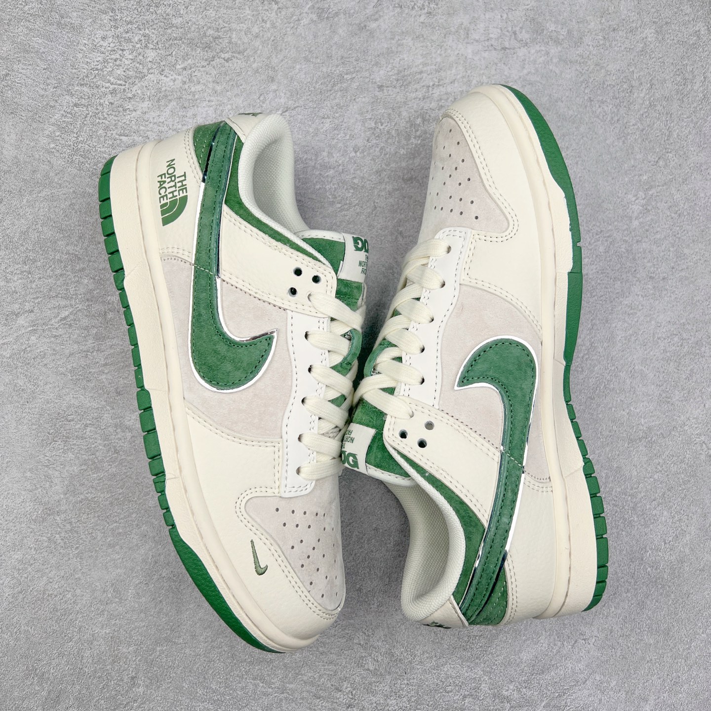 图片[3]-NK Dunk Low 定制配色 DQ1098-511 大厂出品 极力推荐 原装头层材料 独家版型蒸餾加工帶來的是更好的视觉和脚感体验大厂纯原品质出货 清洁度 电绣工艺 皮料切割干净无任何毛边 细节完美 实拍调校N版已经零色差零失真 百分百还原实物色彩所见即所得 不存在货不对板色差等低级问题 选购参考实物拍摄 不混卖不参货 只用心做好货严格选品 承诺混一赔十 尺码：36 36.5 37.5 38 38.5 39 40 40.5 41 42 42.5 43 44 44.5 45-选品中心