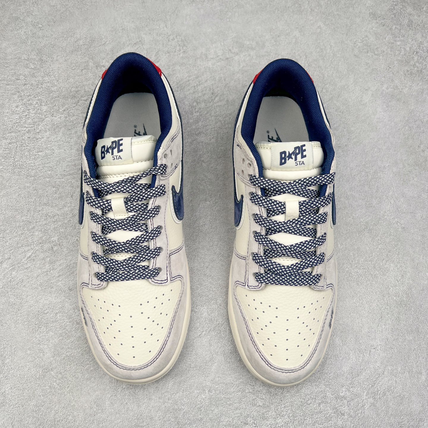 图片[2]-NK Dunk Low 定制配色 SJ2558-018 大厂出品 极力推荐 原装头层材料 独家版型蒸餾加工帶來的是更好的视觉和脚感体验大厂纯原品质出货 清洁度 电绣工艺 皮料切割干净无任何毛边 细节完美 实拍调校N版已经零色差零失真 百分百还原实物色彩所见即所得 不存在货不对板色差等低级问题 选购参考实物拍摄 不混卖不参货 只用心做好货严格选品 承诺混一赔十 尺码：36 36.5 37.5 38 38.5 39 40 40.5 41 42 42.5 43 44 44.5 45-选品中心