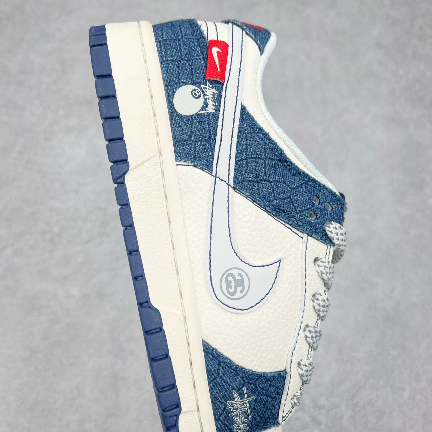 图片[6]-NK Dunk Low 定制配色 ZH2598-268 大厂出品 极力推荐 原装头层材料 独家版型蒸餾加工帶來的是更好的视觉和脚感体验大厂纯原品质出货 清洁度 电绣工艺 皮料切割干净无任何毛边 细节完美 实拍调校N版已经零色差零失真 百分百还原实物色彩所见即所得 不存在货不对板色差等低级问题 选购参考实物拍摄 不混卖不参货 只用心做好货严格选品 承诺混一赔十 尺码：36 36.5 37.5 38 38.5 39 40 40.5 41 42 42.5 43 44 44.5 45-选品中心