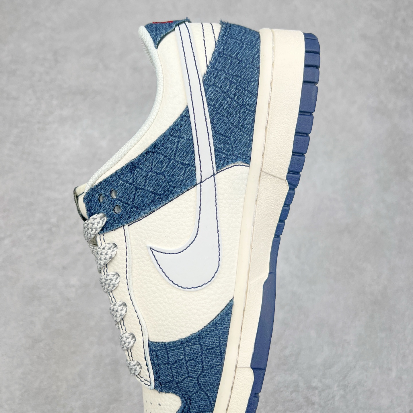 图片[7]-NK Dunk Low 定制配色 ZH2598-268 大厂出品 极力推荐 原装头层材料 独家版型蒸餾加工帶來的是更好的视觉和脚感体验大厂纯原品质出货 清洁度 电绣工艺 皮料切割干净无任何毛边 细节完美 实拍调校N版已经零色差零失真 百分百还原实物色彩所见即所得 不存在货不对板色差等低级问题 选购参考实物拍摄 不混卖不参货 只用心做好货严格选品 承诺混一赔十 尺码：36 36.5 37.5 38 38.5 39 40 40.5 41 42 42.5 43 44 44.5 45-选品中心