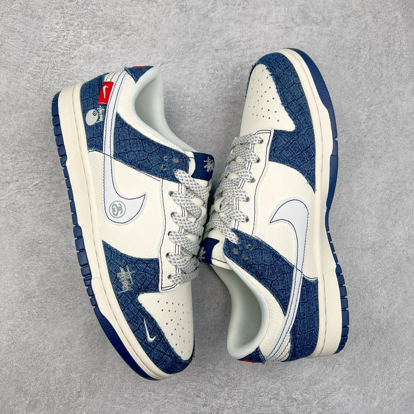 图片[3]-NK Dunk Low 定制配色 ZH2598-268 大厂出品 极力推荐 原装头层材料 独家版型蒸餾加工帶來的是更好的视觉和脚感体验大厂纯原品质出货 清洁度 电绣工艺 皮料切割干净无任何毛边 细节完美 实拍调校N版已经零色差零失真 百分百还原实物色彩所见即所得 不存在货不对板色差等低级问题 选购参考实物拍摄 不混卖不参货 只用心做好货严格选品 承诺混一赔十 尺码：36 36.5 37.5 38 38.5 39 40 40.5 41 42 42.5 43 44 44.5 45-选品中心