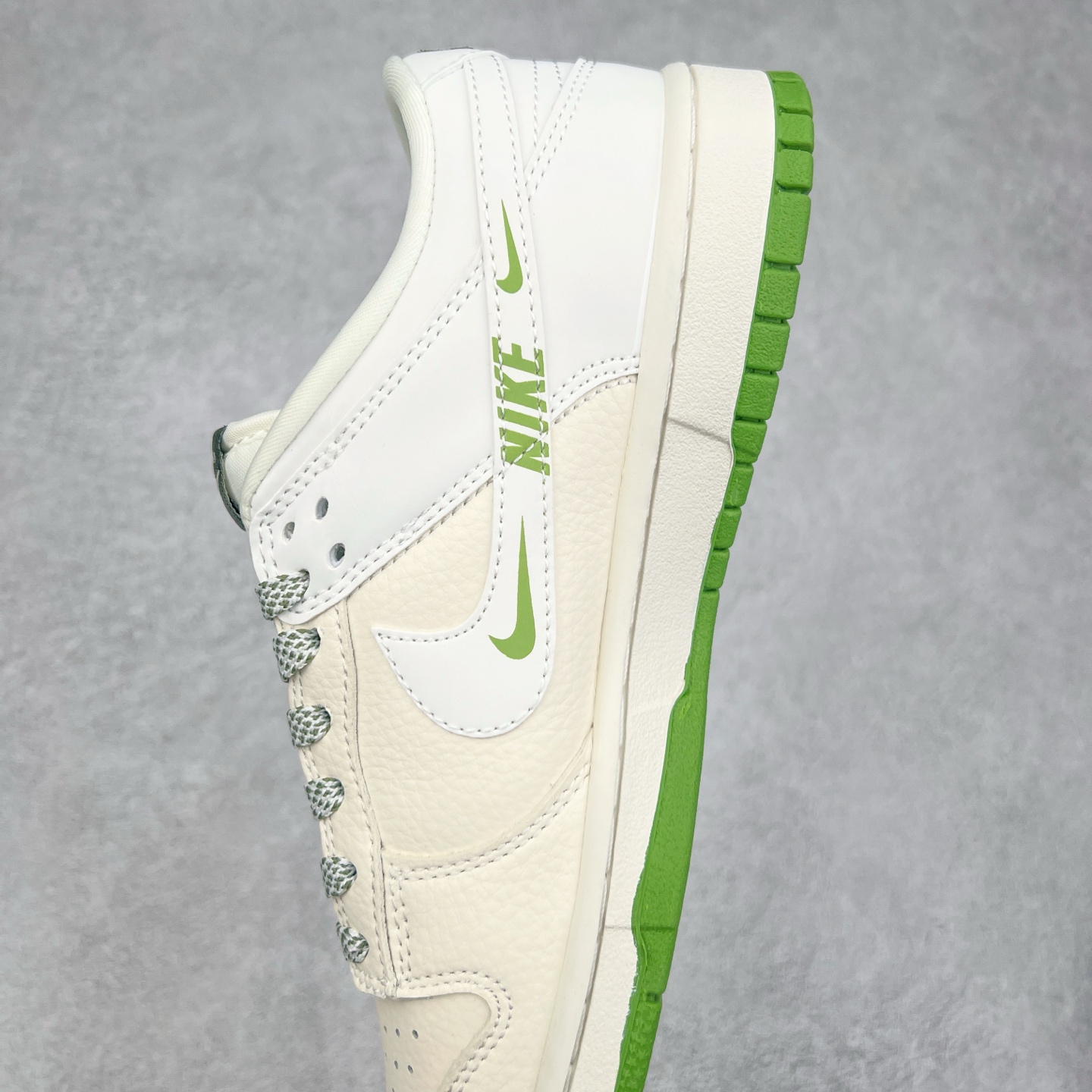 图片[7]-NK Dunk Low 定制配色 KK1333-042 大厂出品 极力推荐 原装头层材料 独家版型蒸餾加工帶來的是更好的视觉和脚感体验大厂纯原品质出货 清洁度 电绣工艺 皮料切割干净无任何毛边 细节完美 实拍调校N版已经零色差零失真 百分百还原实物色彩所见即所得 不存在货不对板色差等低级问题 选购参考实物拍摄 不混卖不参货 只用心做好货严格选品 承诺混一赔十 尺码：36 36.5 37.5 38 38.5 39 40 40.5 41 42 42.5 43 44 44.5 45-选品中心